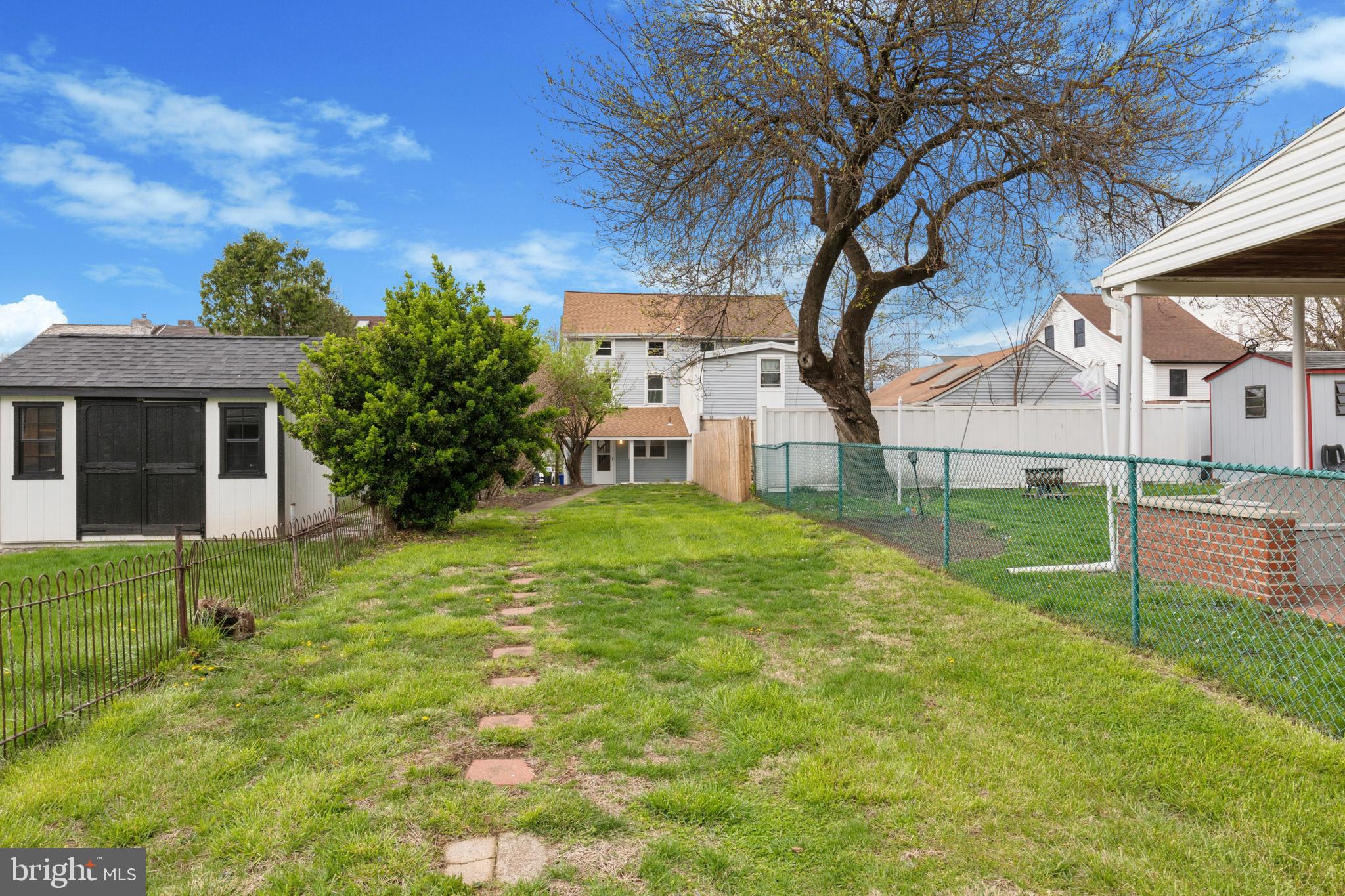 CONNAUGHTOWN - Residential