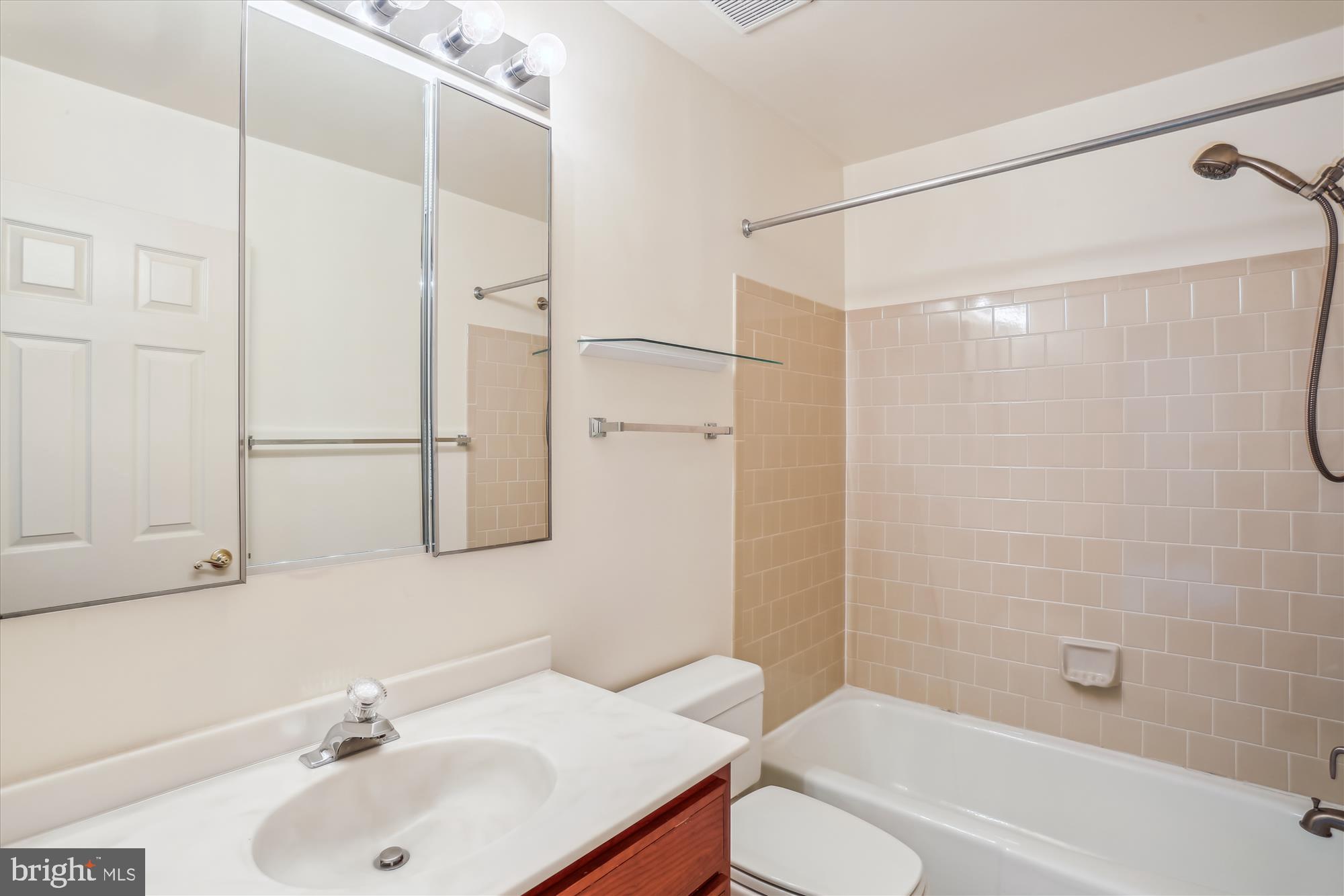 RIVERHILL - Residential