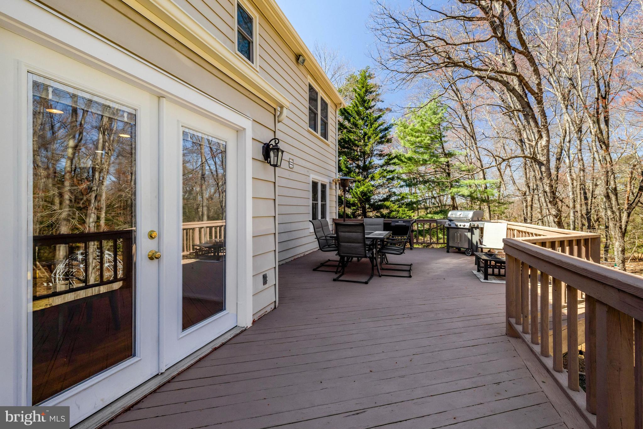 HOLLY KNOLL - Residential