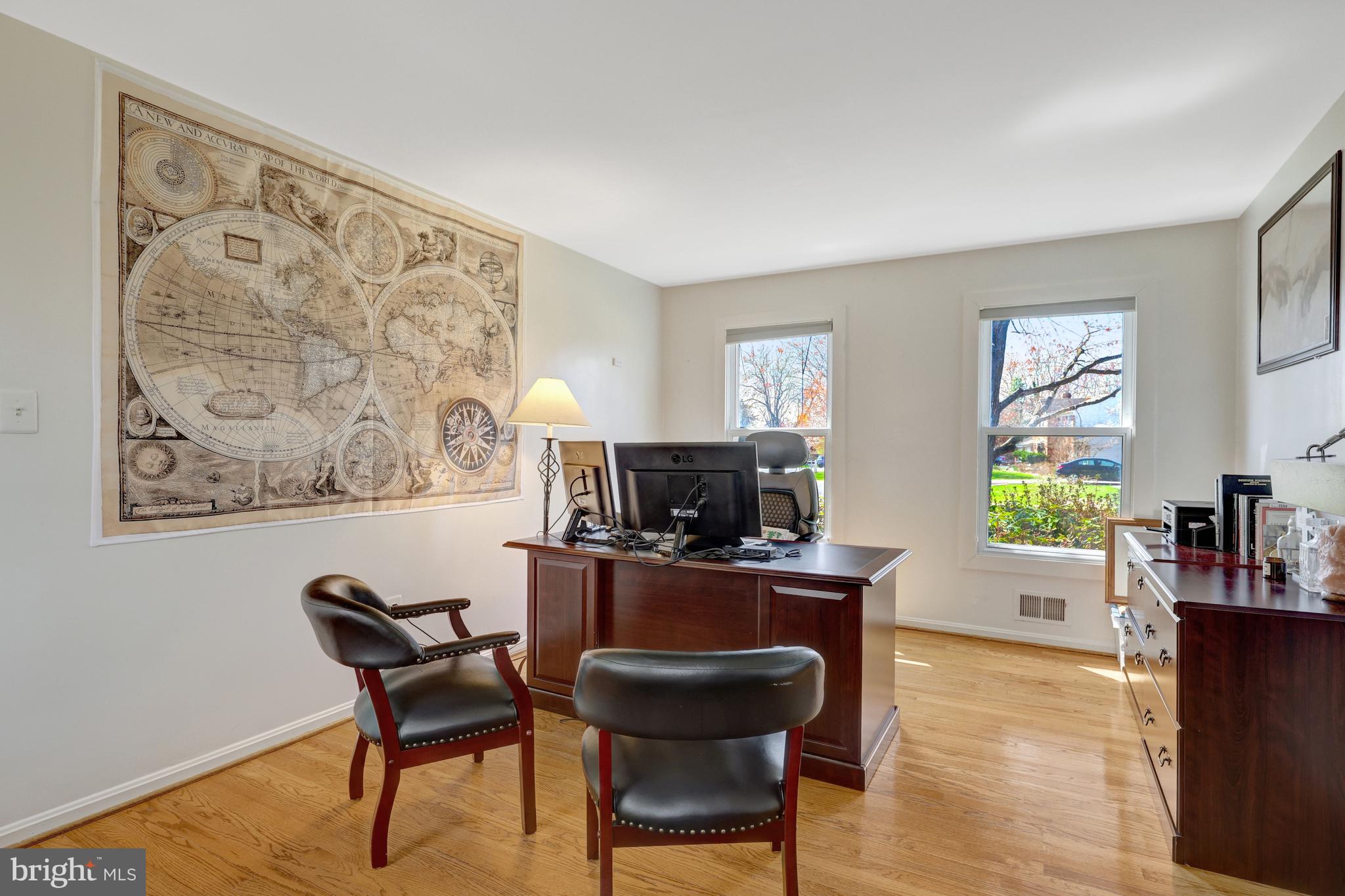 HOLLY KNOLL - Residential