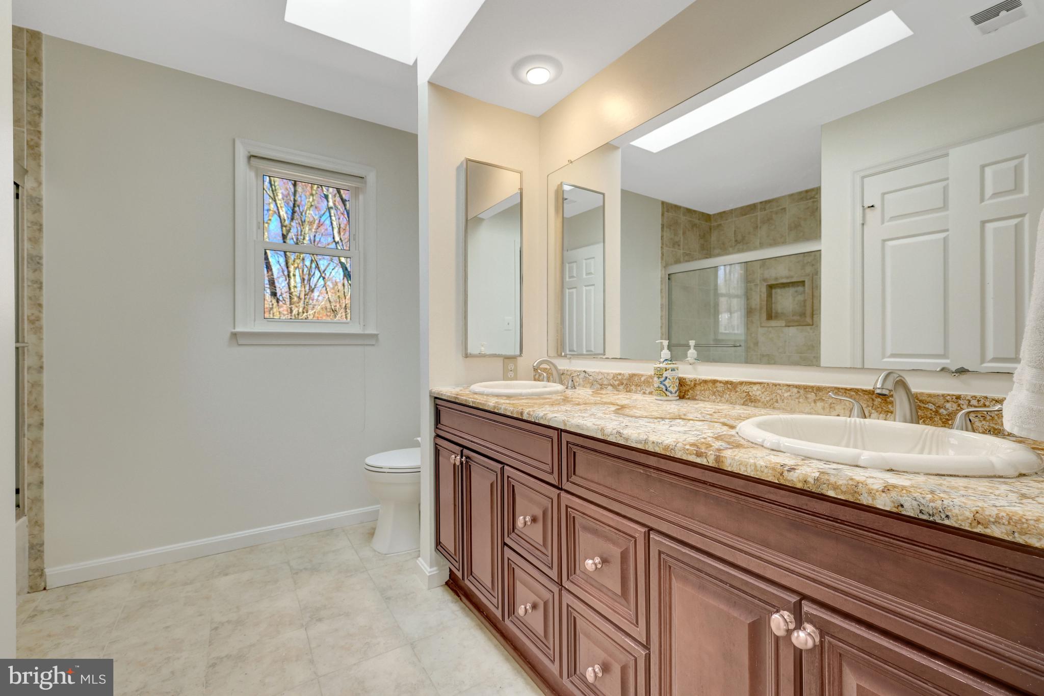 HOLLY KNOLL - Residential