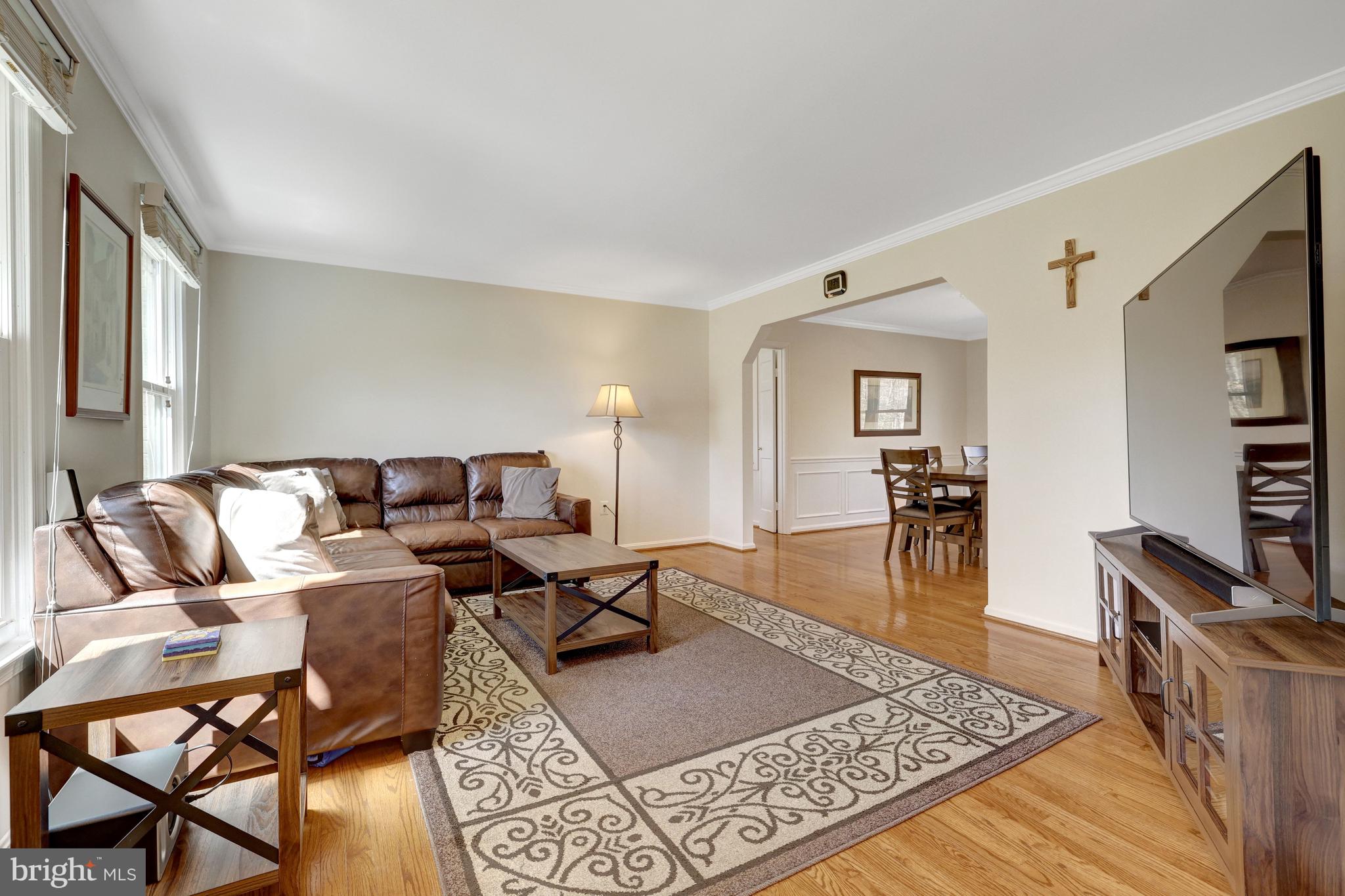 HOLLY KNOLL - Residential