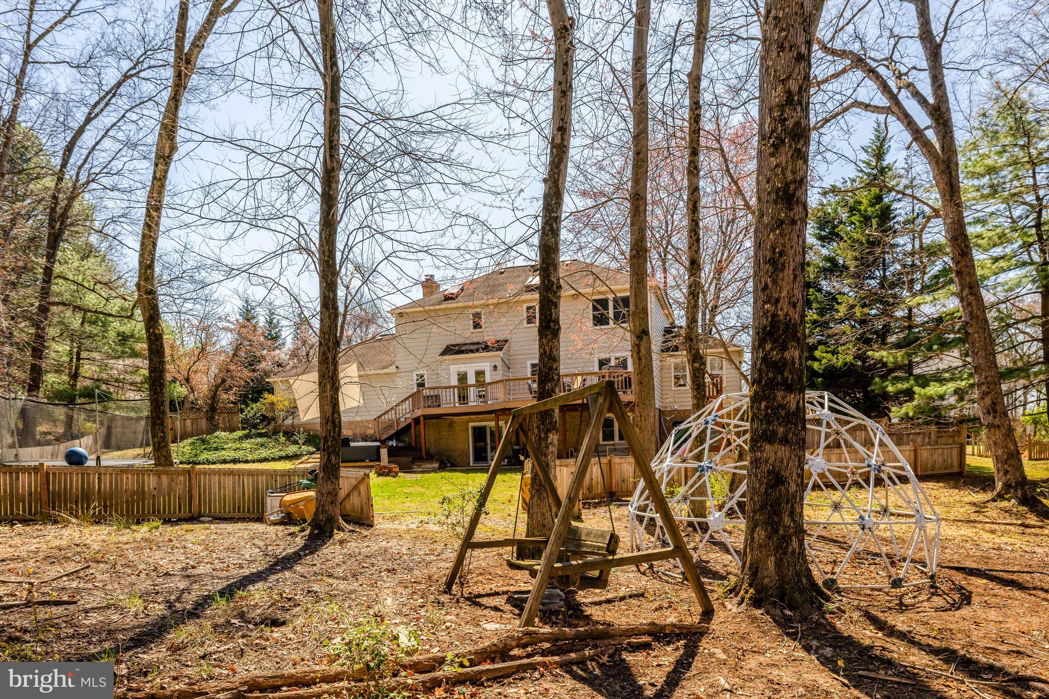 HOLLY KNOLL - Residential