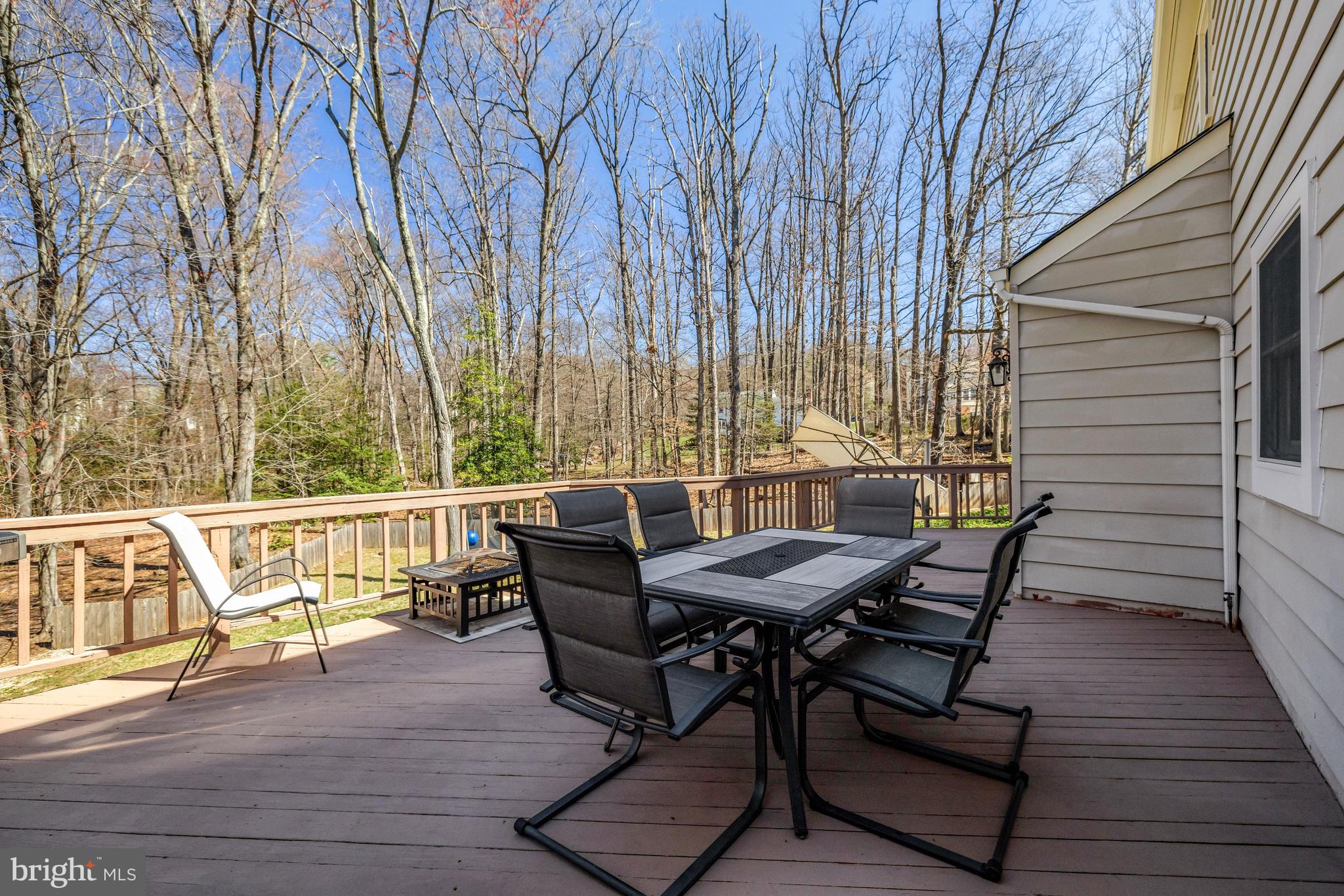 HOLLY KNOLL - Residential