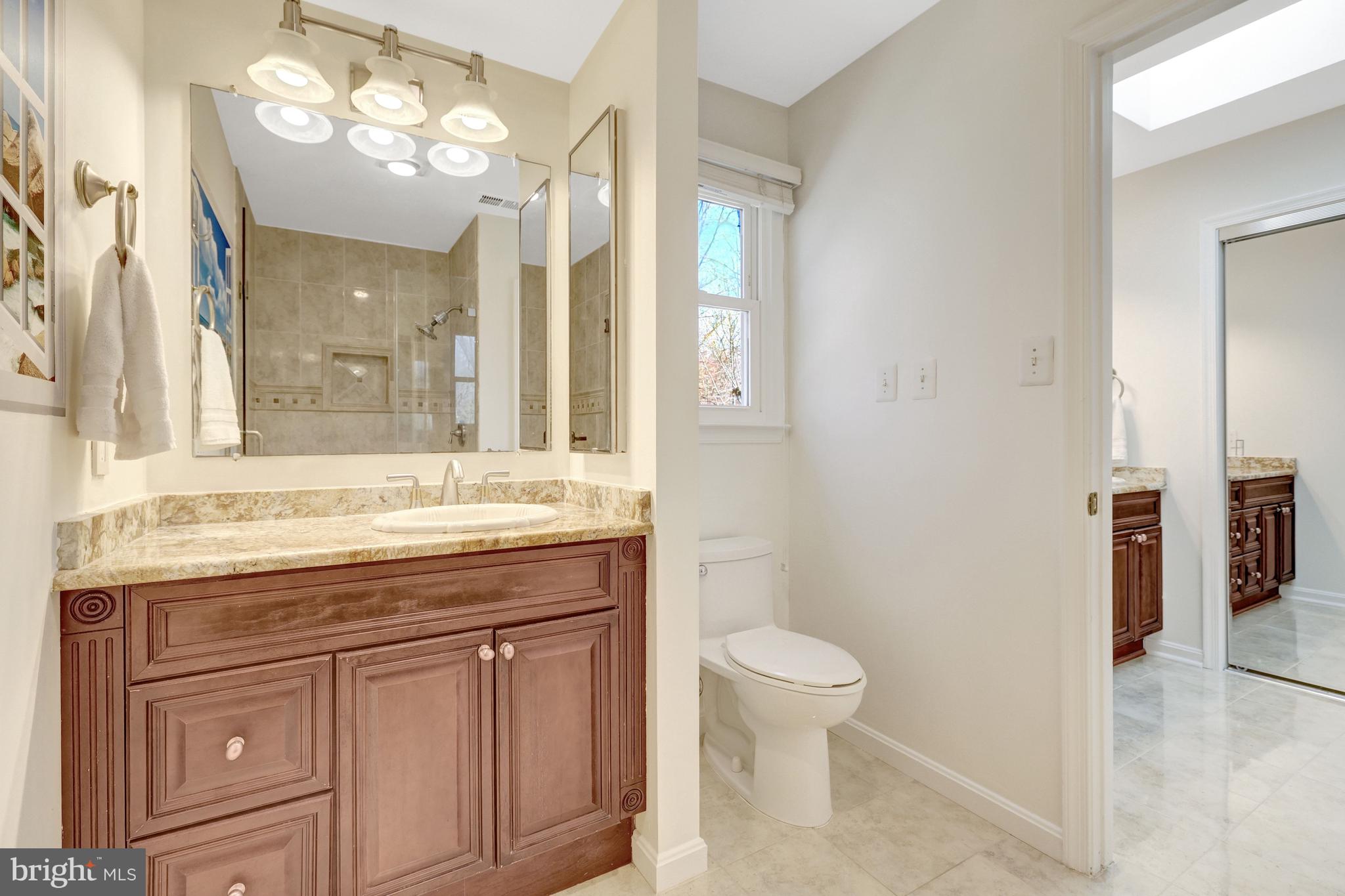 HOLLY KNOLL - Residential