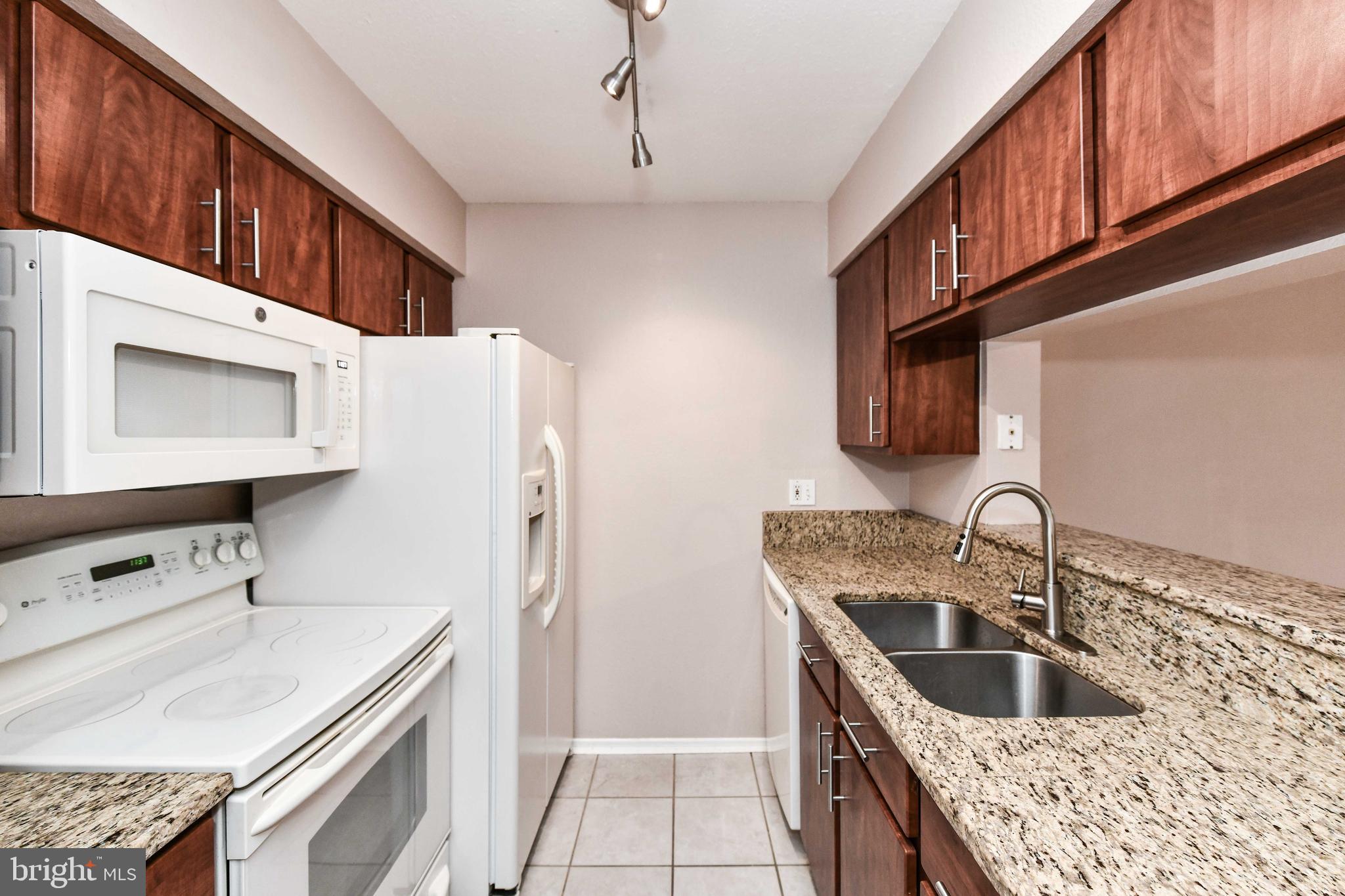 PARK CENTER - Residential Lease