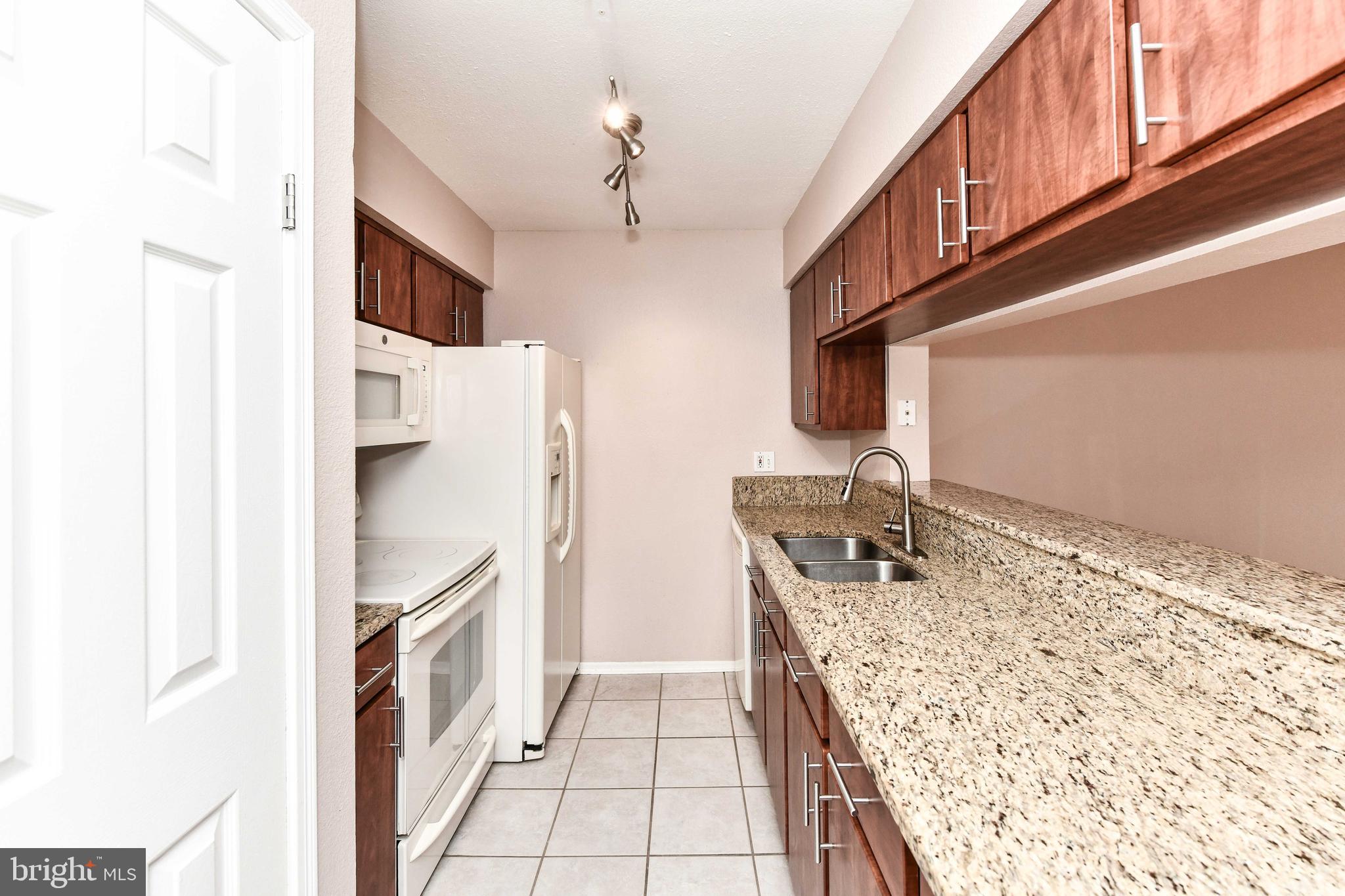 PARK CENTER - Residential Lease