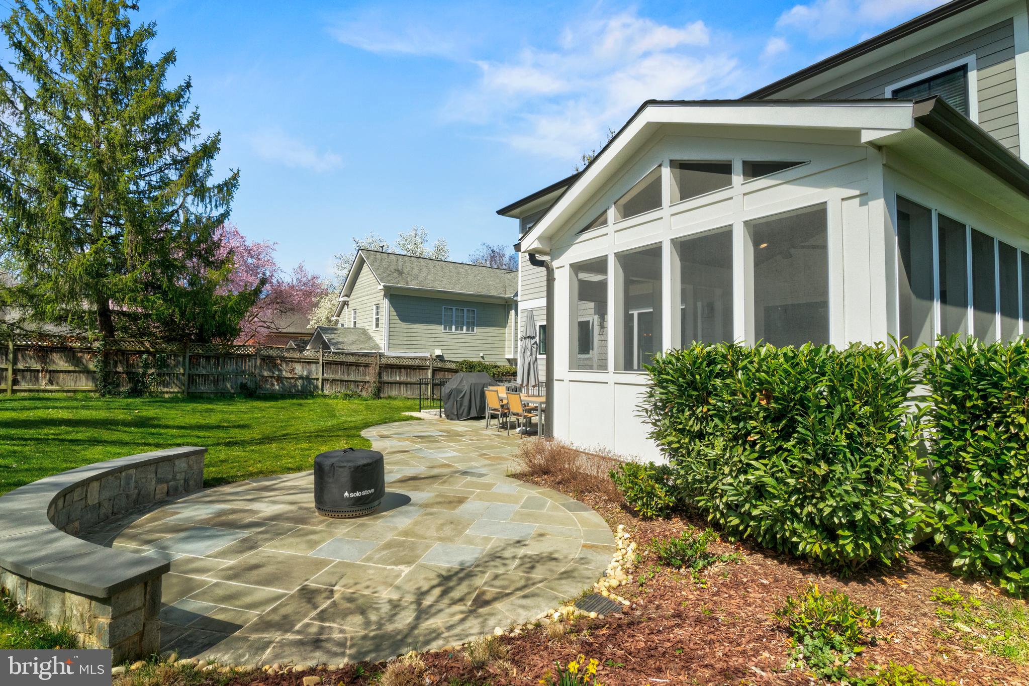 ARLINGWOOD - Residential