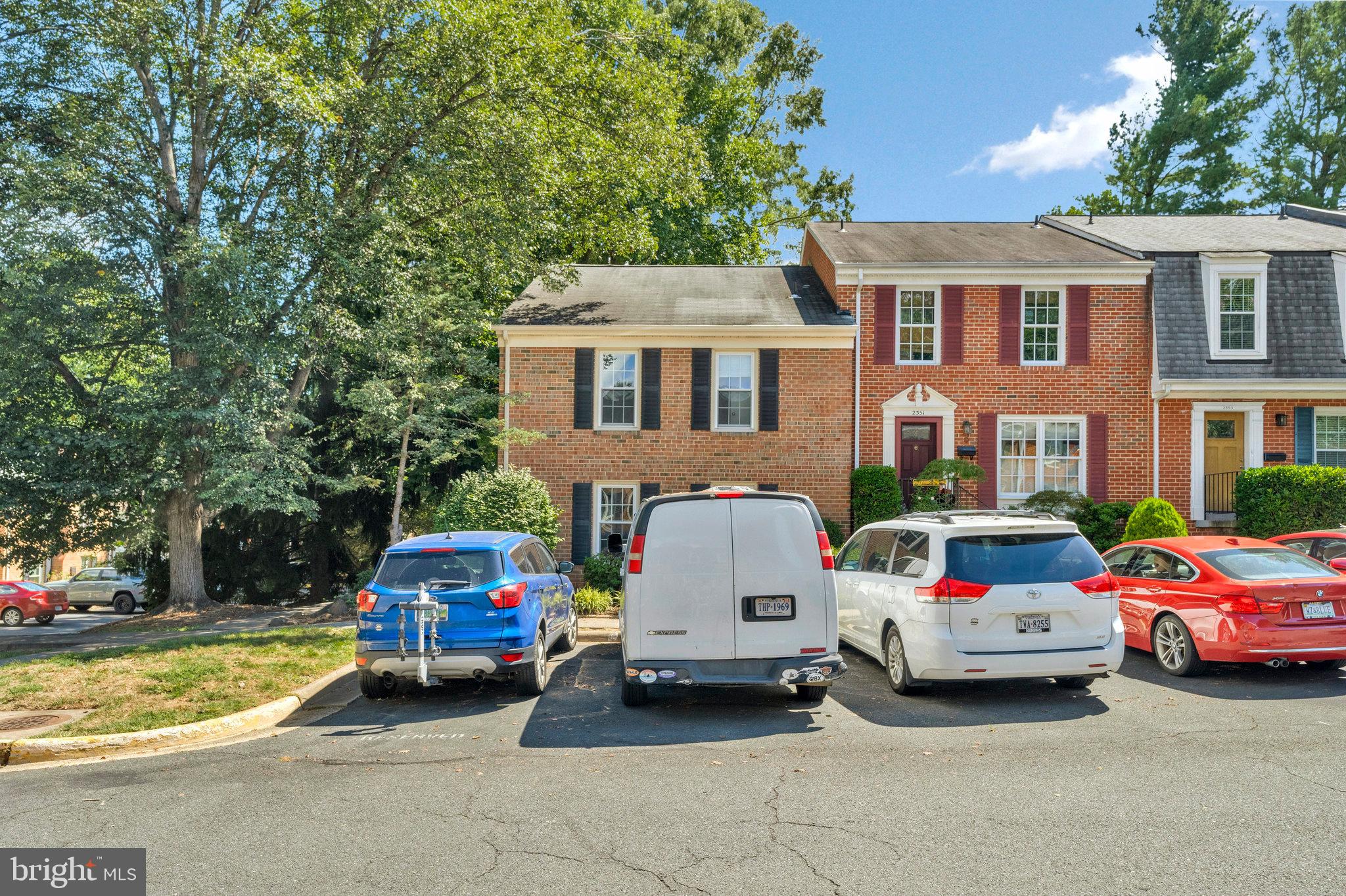 2349 HORSEFERRY COURT