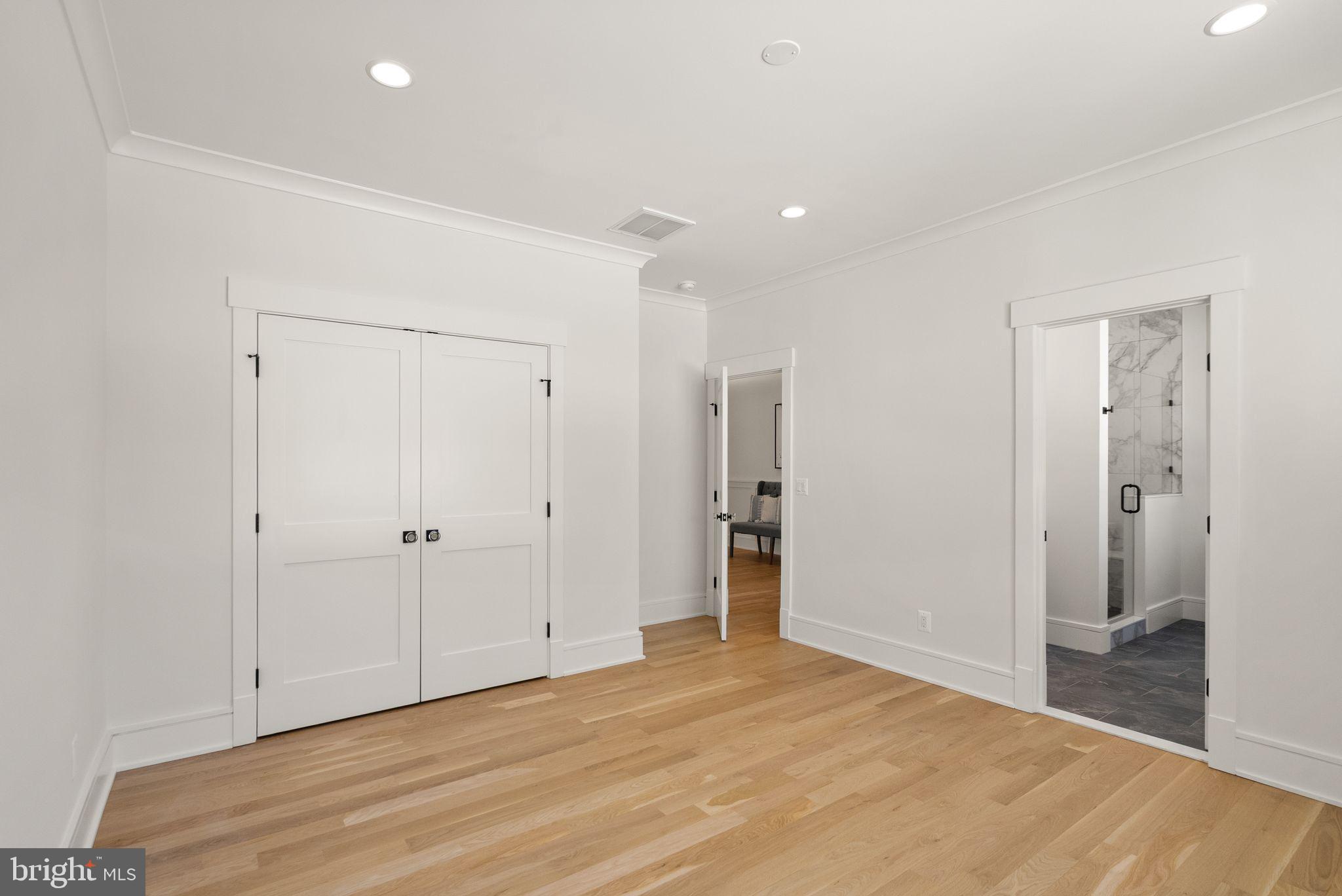 CHESTERBROOK WOODS - Residential