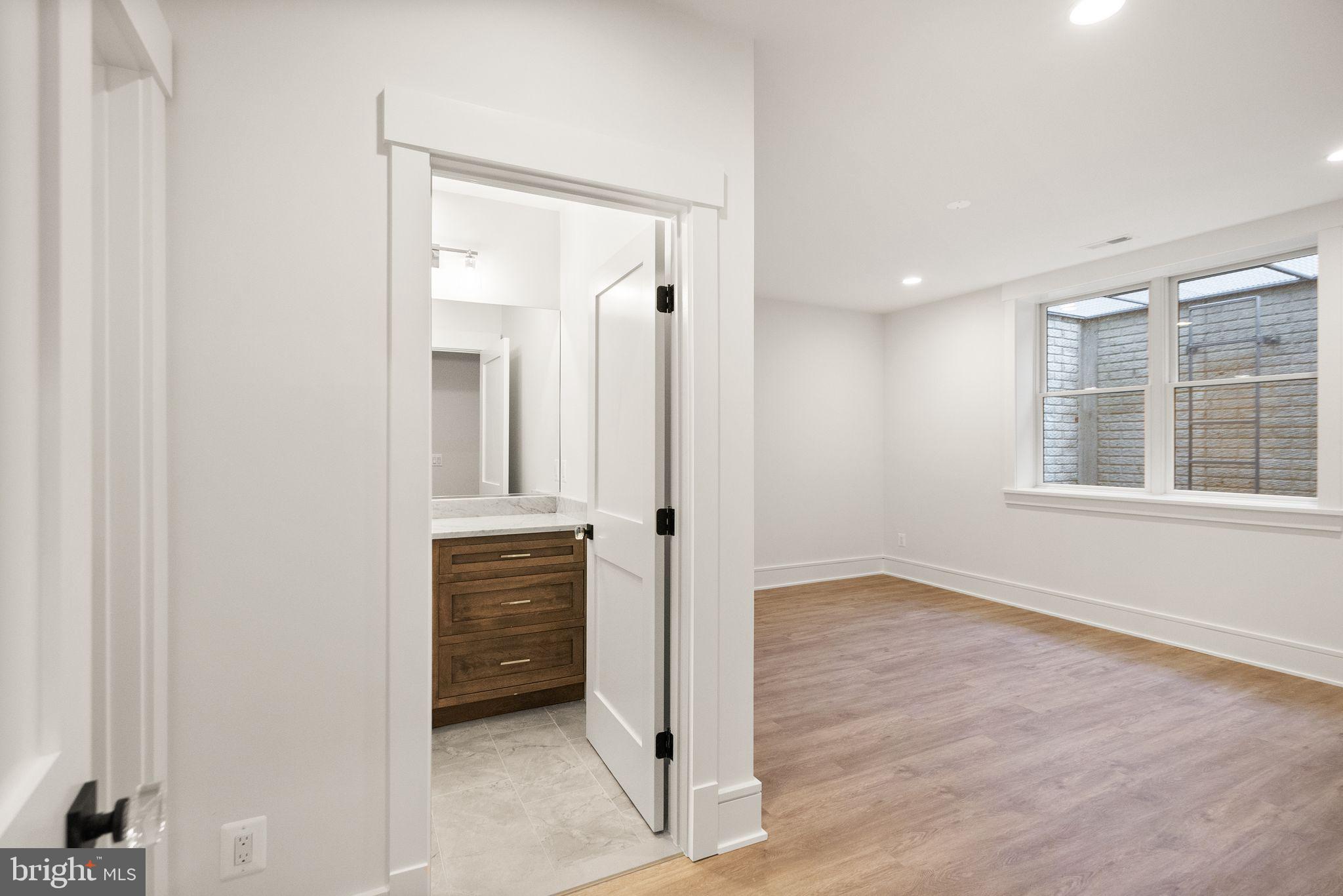 CHESTERBROOK WOODS - Residential