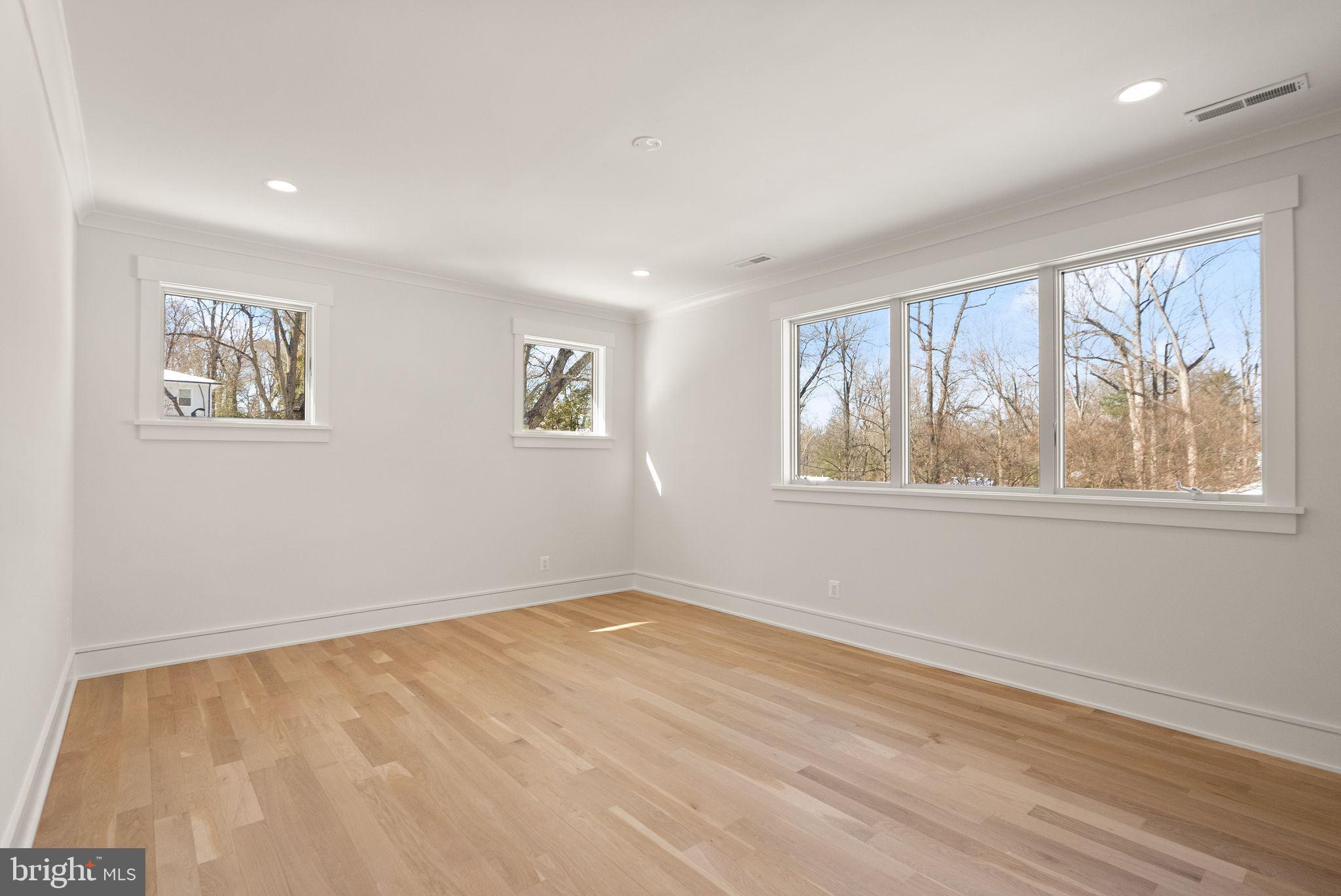 CHESTERBROOK WOODS - Residential