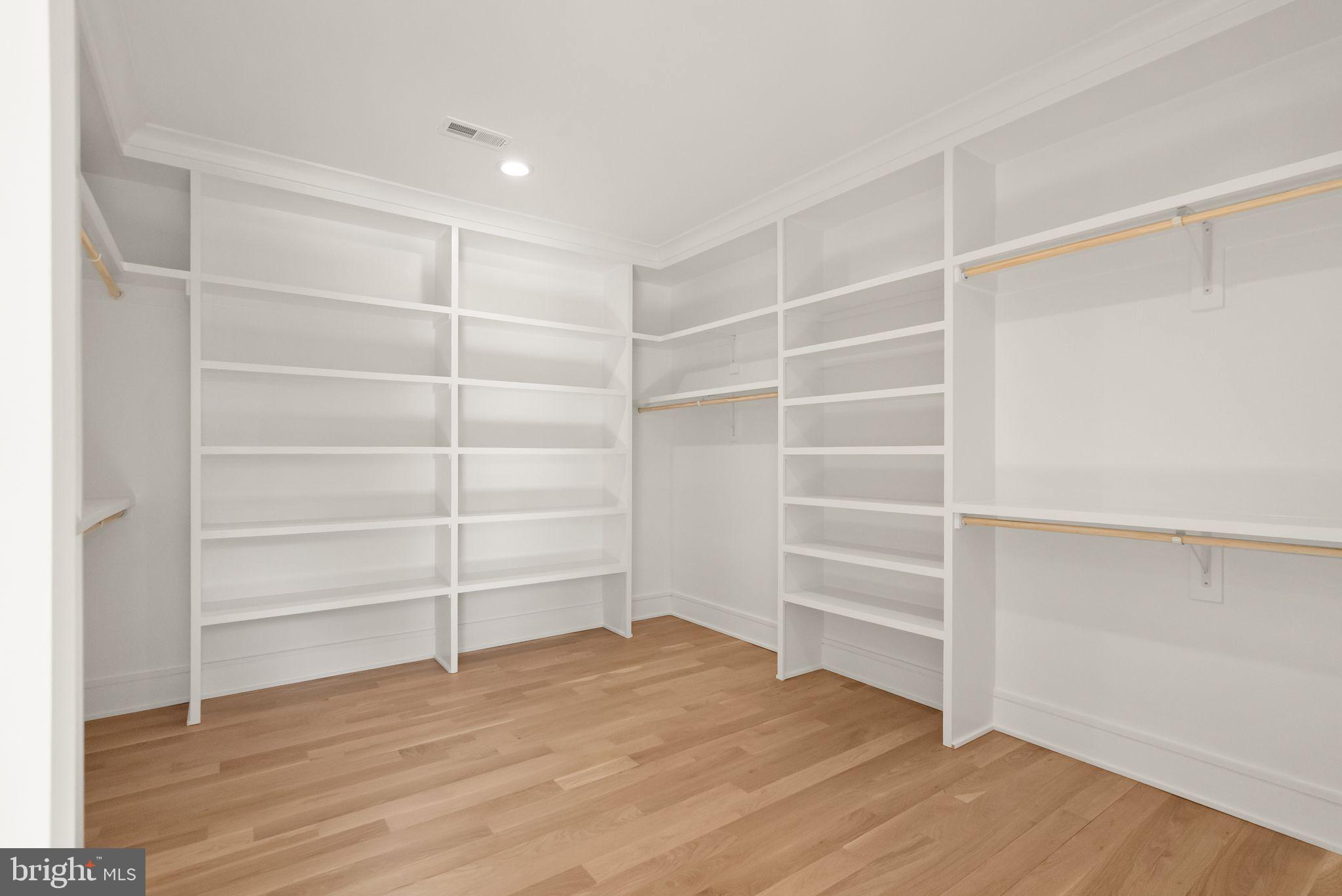 CHESTERBROOK WOODS - Residential