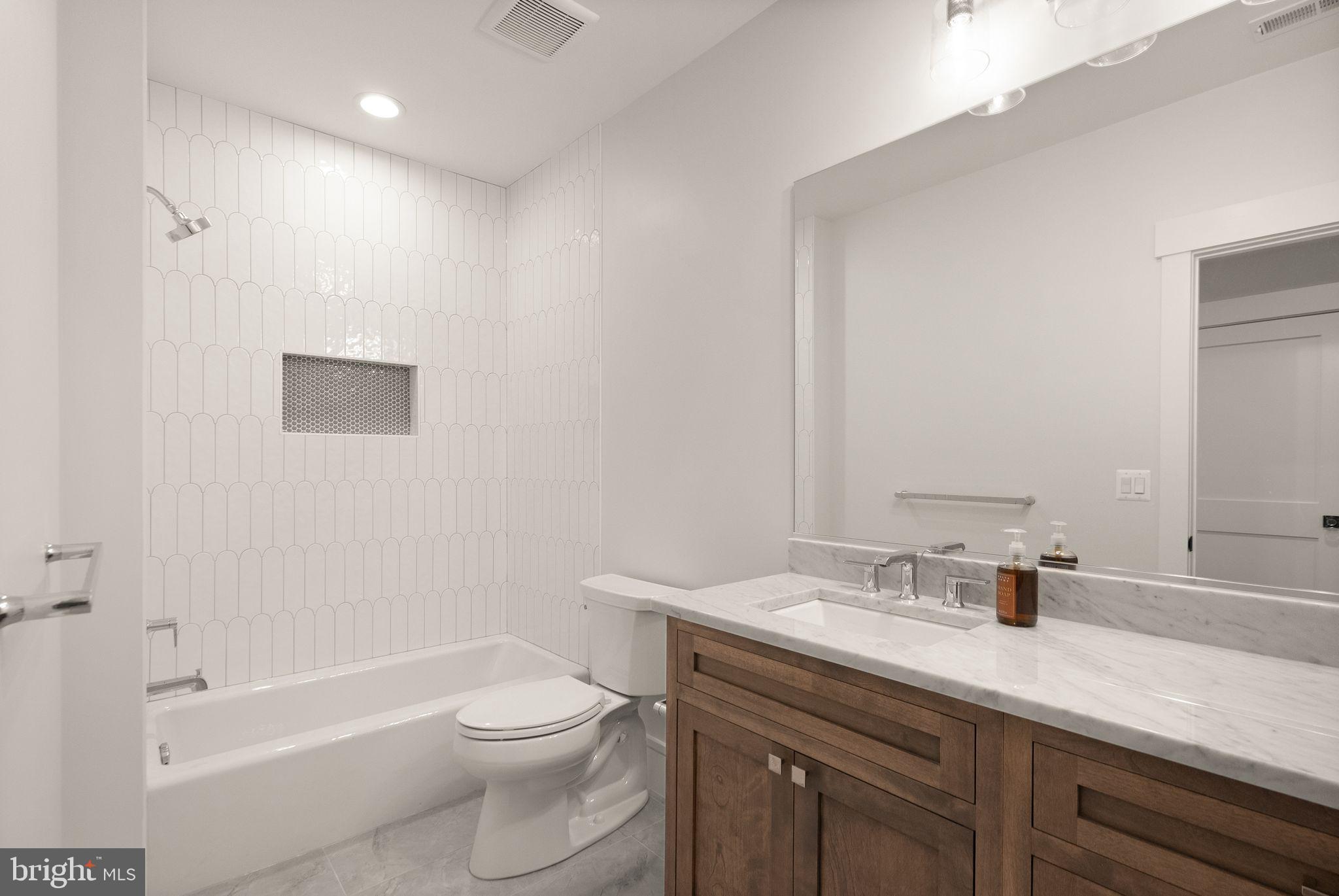 CHESTERBROOK WOODS - Residential