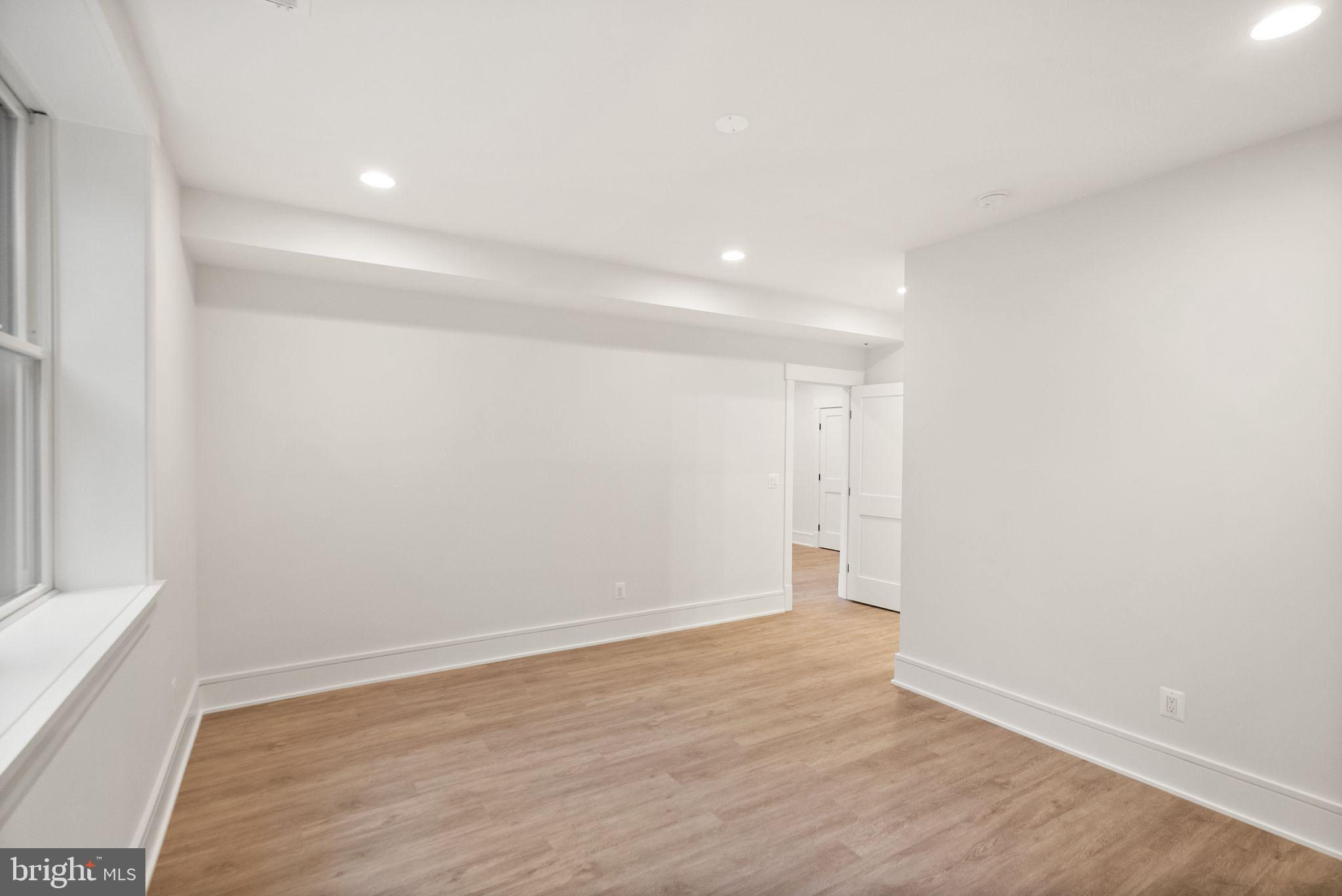 CHESTERBROOK WOODS - Residential