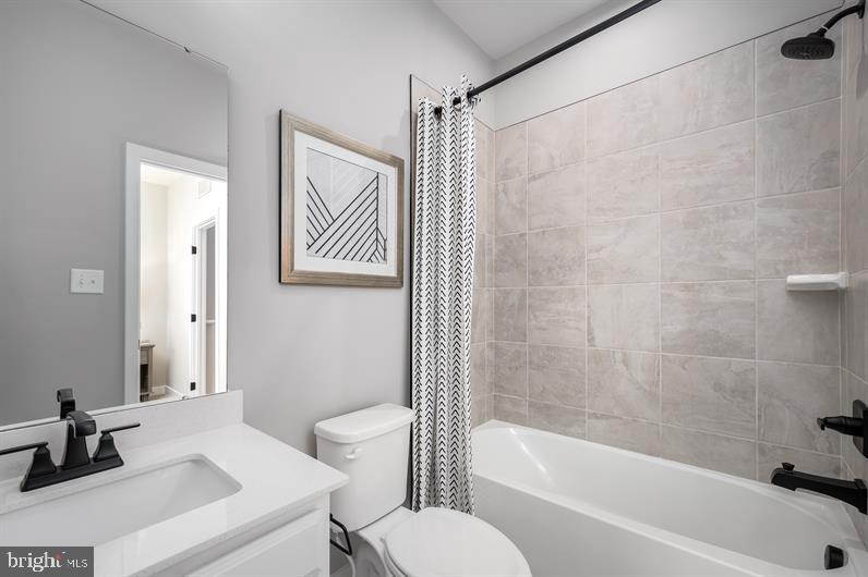 THE HIGHLANDS - Residential