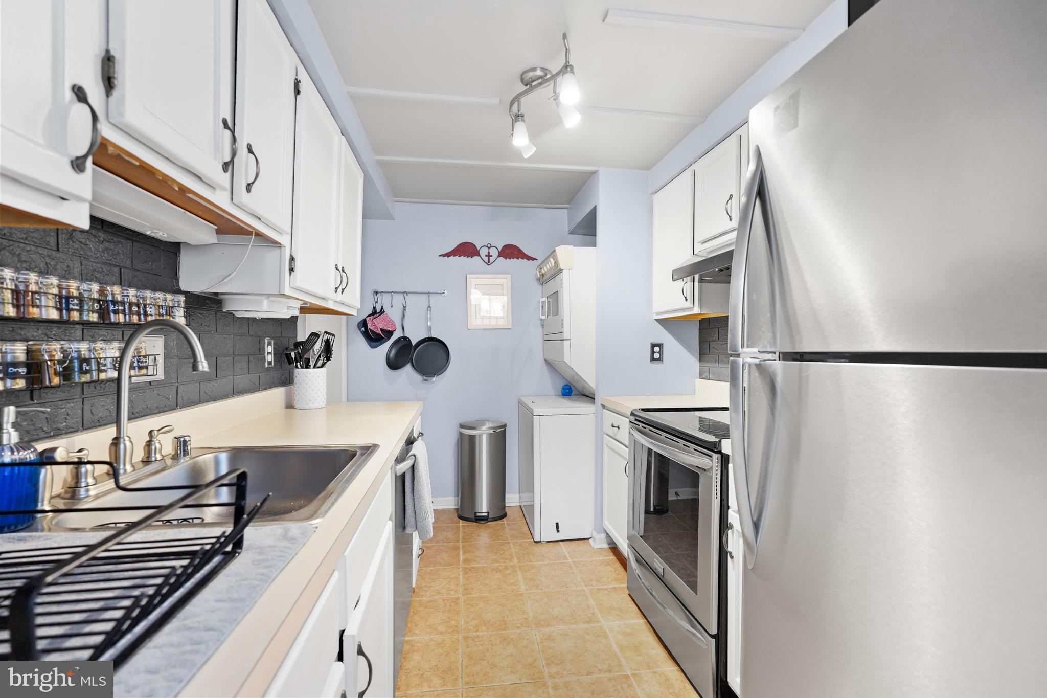 WOODSIDE SQUARE - Residential