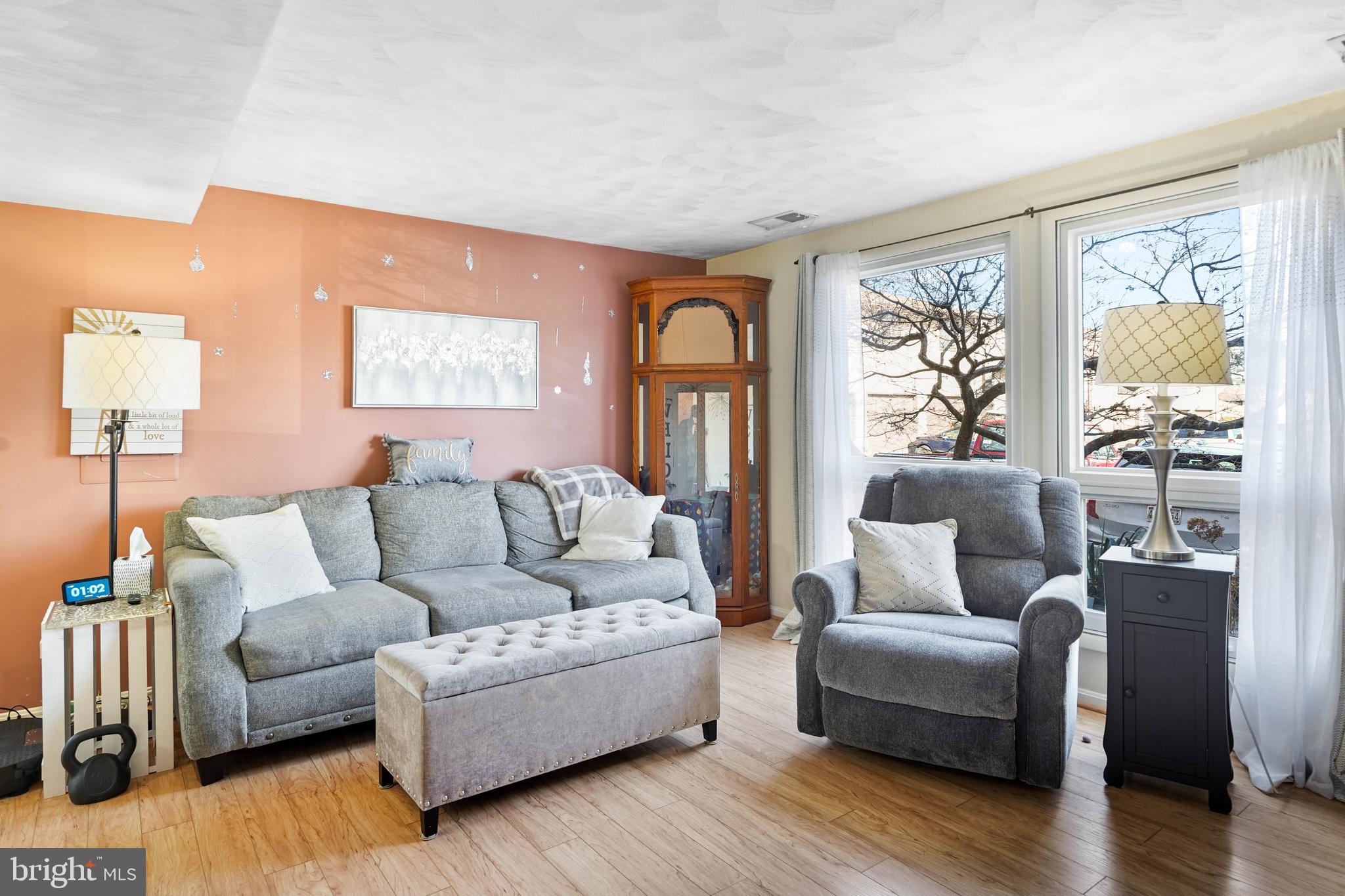 WOODSIDE SQUARE - Residential