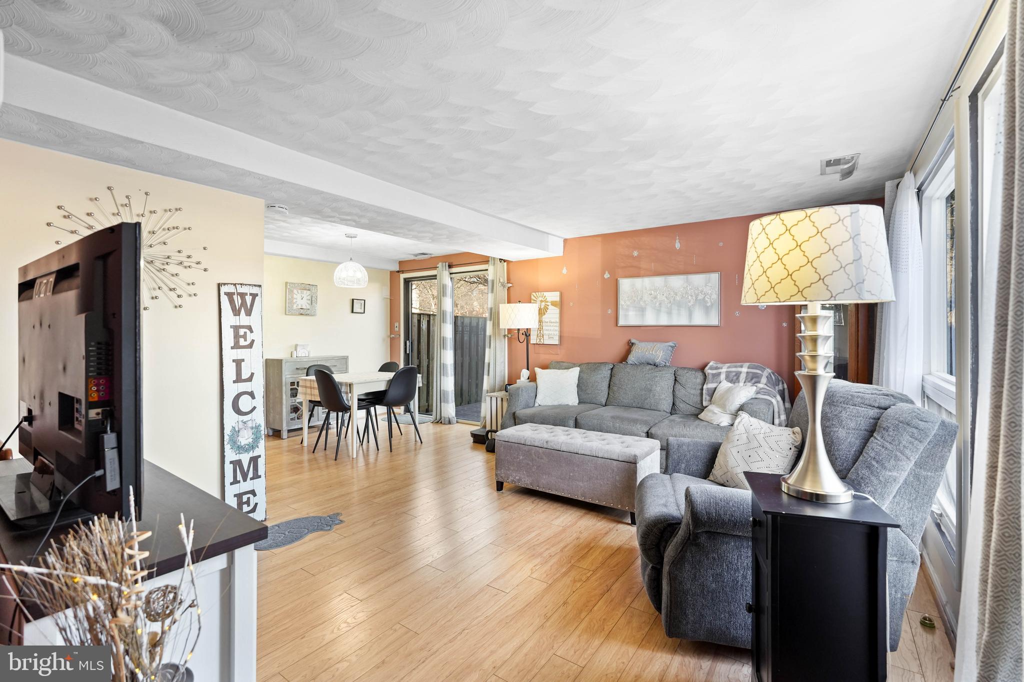 WOODSIDE SQUARE - Residential