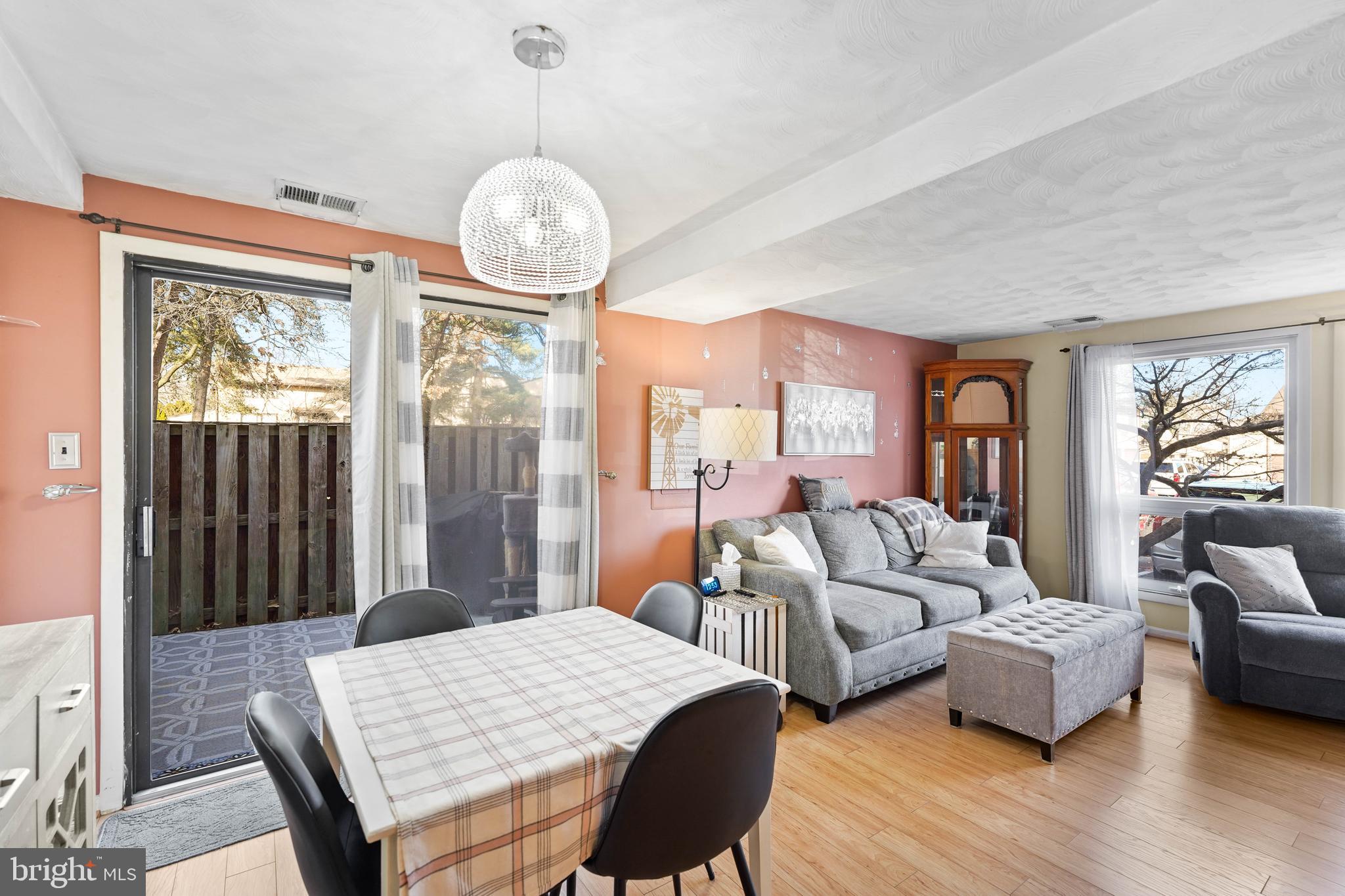 WOODSIDE SQUARE - Residential