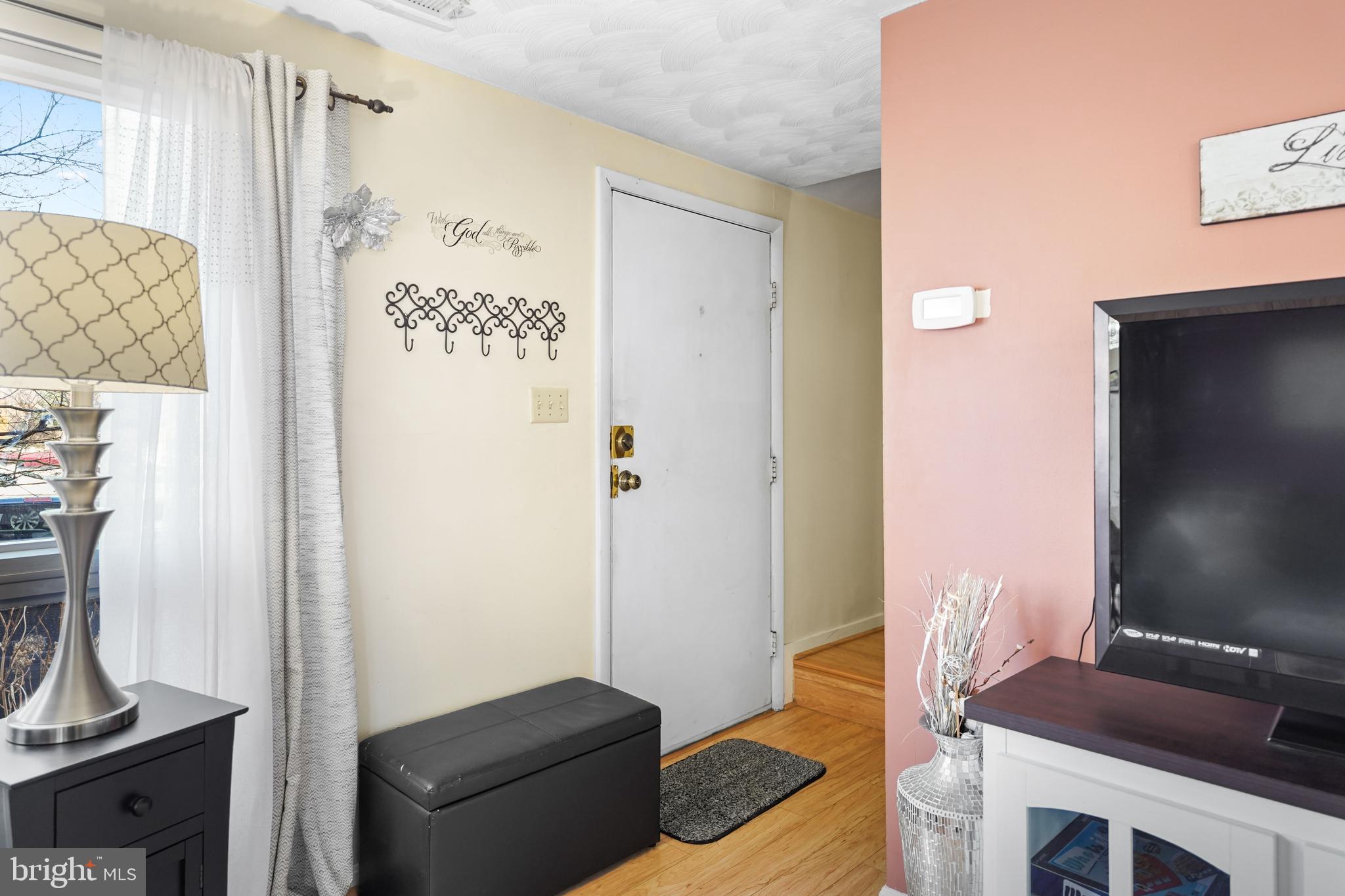 WOODSIDE SQUARE - Residential