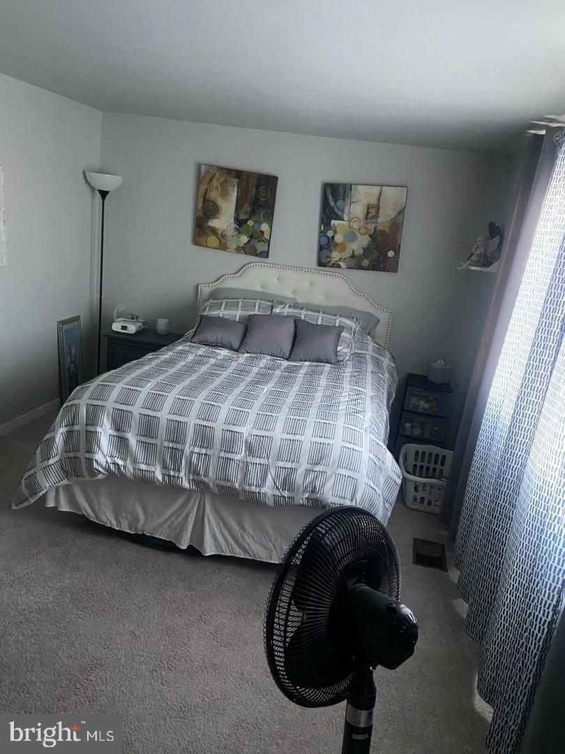 WOODSIDE SQUARE - Residential