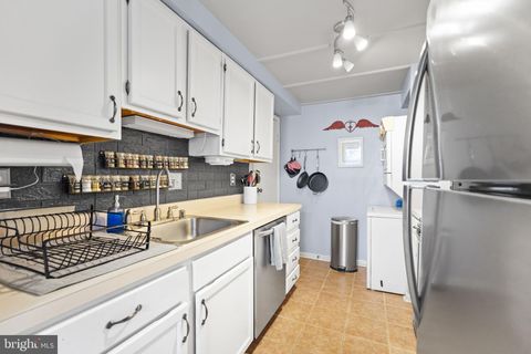 Condo For Sale - 528 Glen Court<br/> GLEN BURNIE, MD 21061