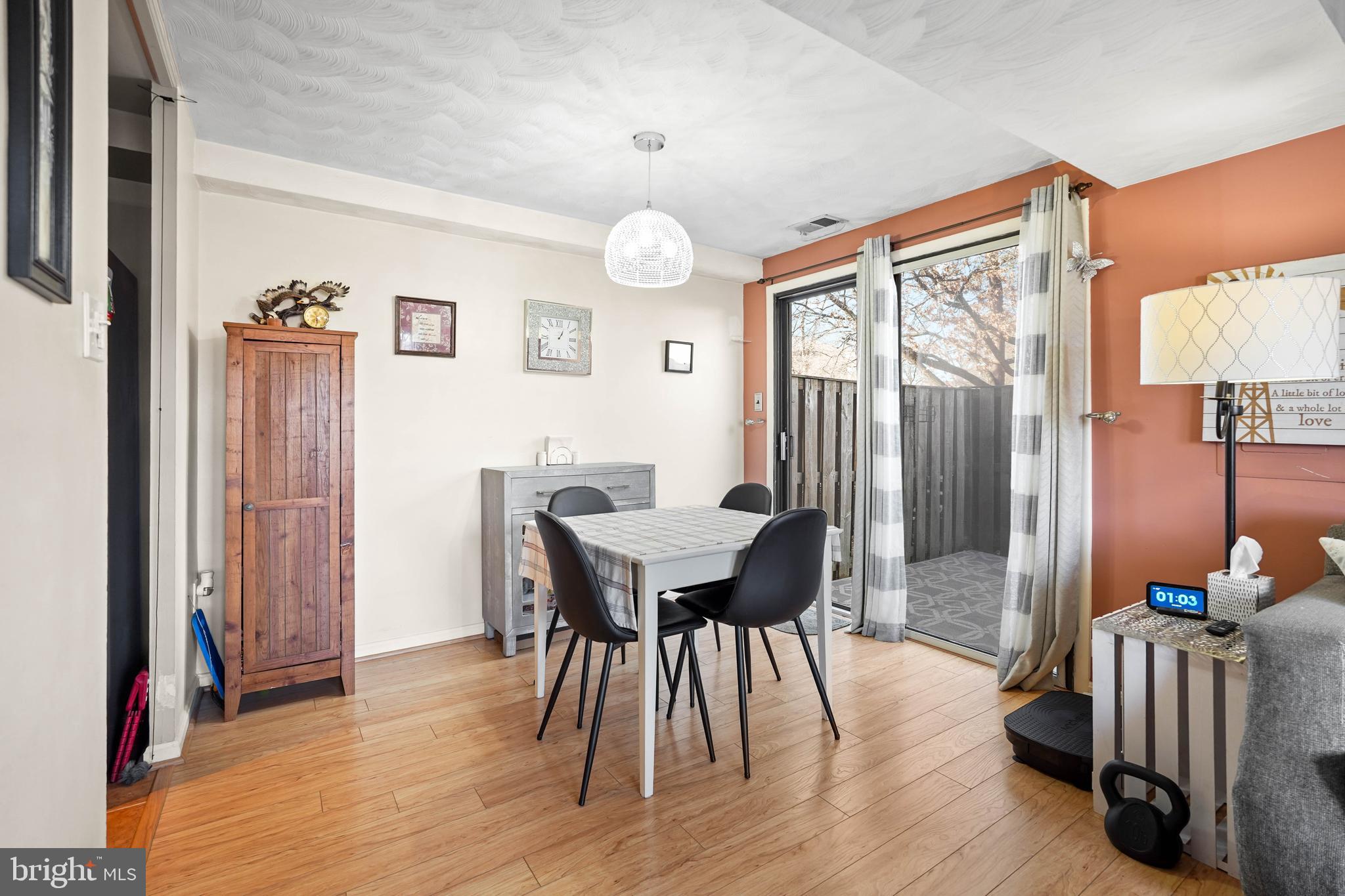 WOODSIDE SQUARE - Residential