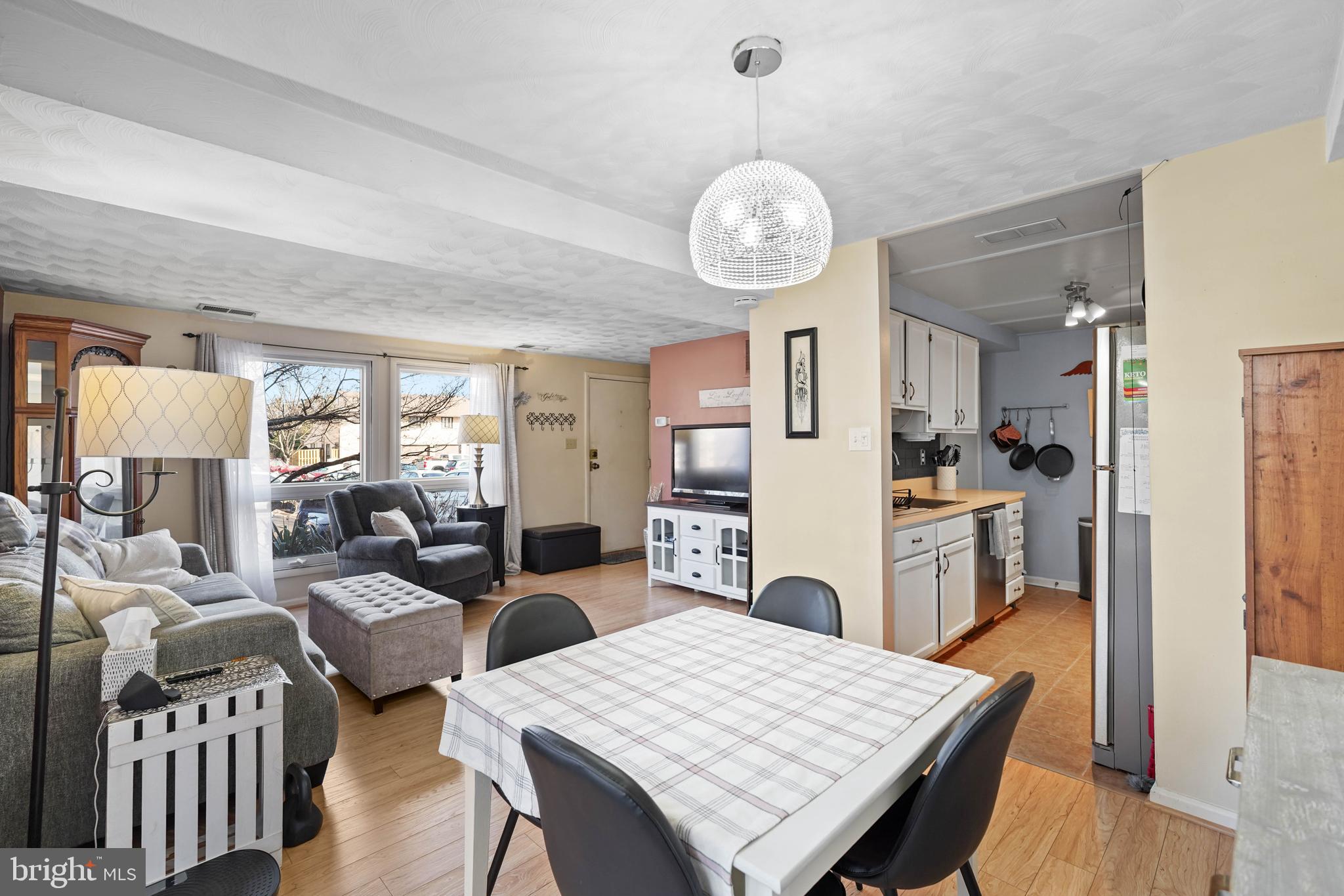 WOODSIDE SQUARE - Residential