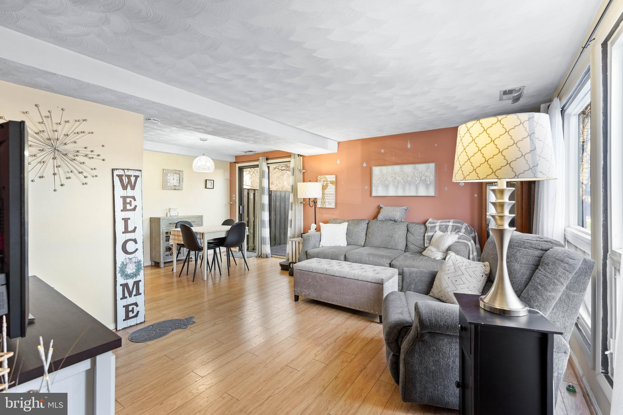 WOODSIDE SQUARE - Residential