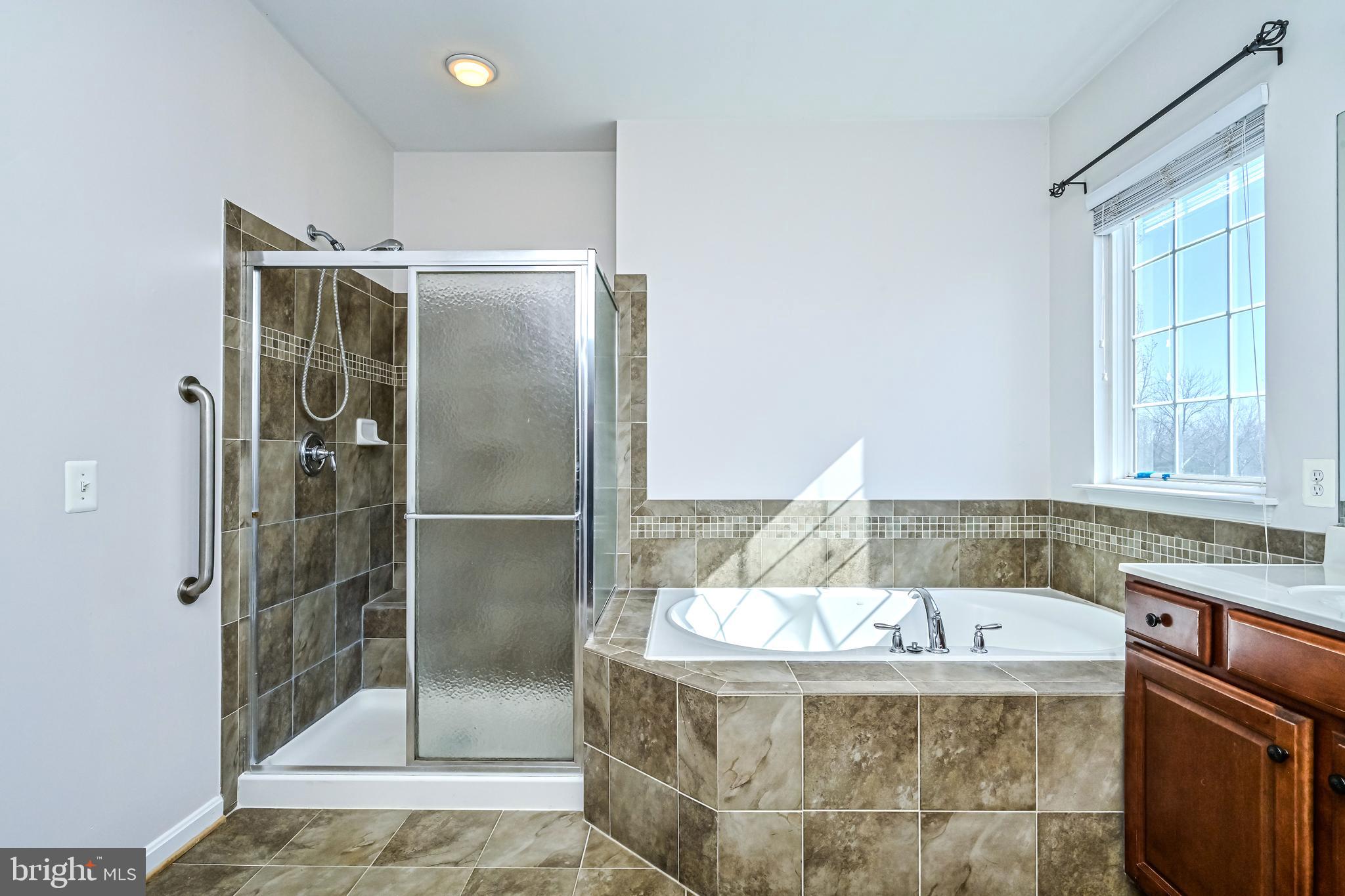 FOUR SEASONS IN HISTORIC VIRGINIA - Residential