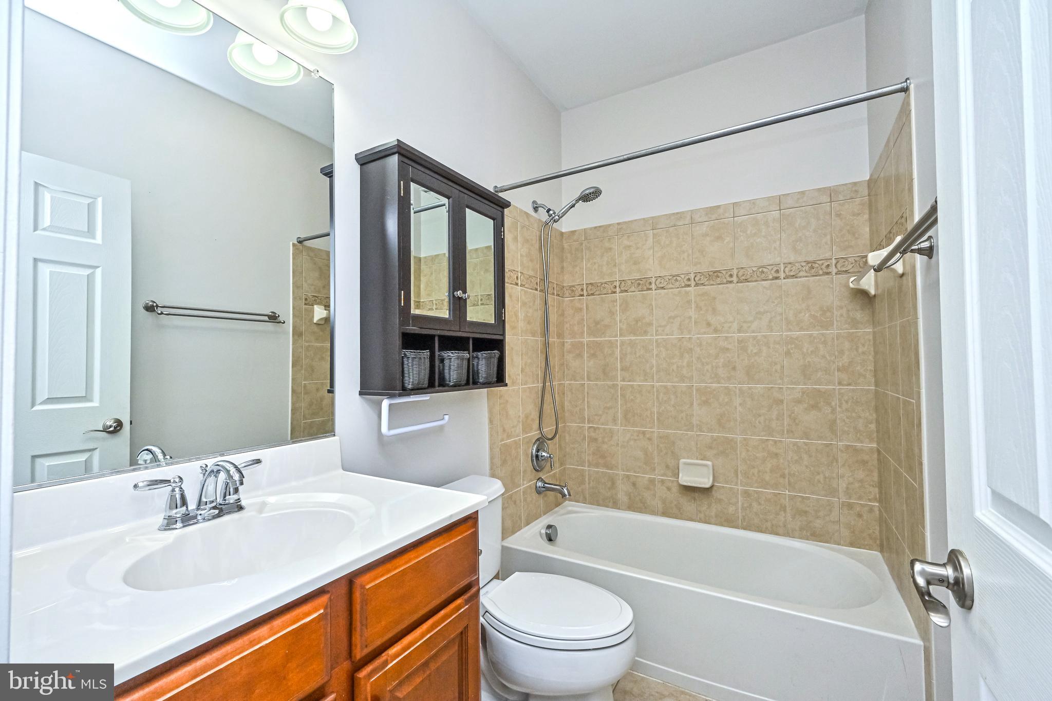 FOUR SEASONS IN HISTORIC VIRGINIA - Residential