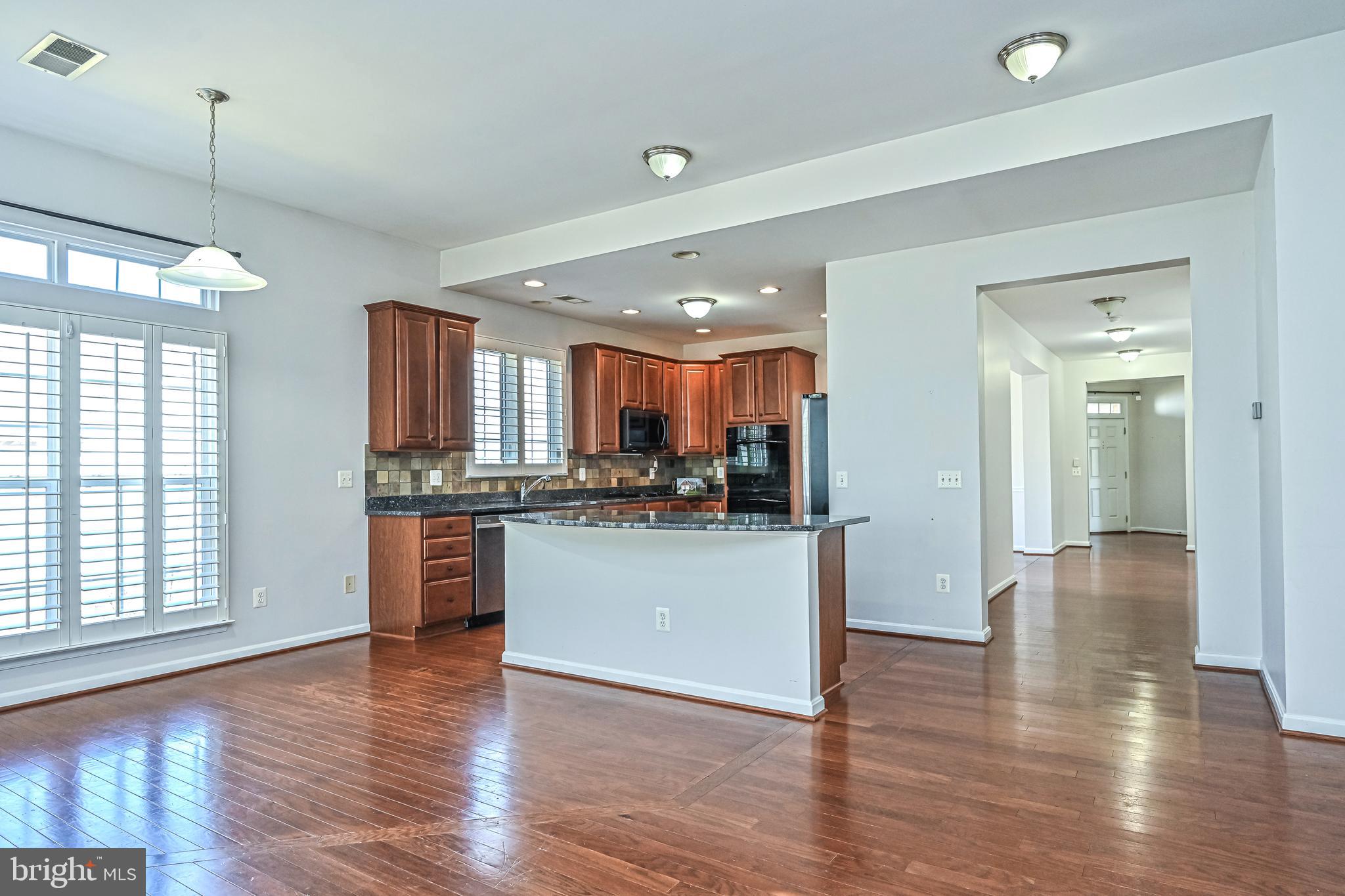 FOUR SEASONS IN HISTORIC VIRGINIA - Residential