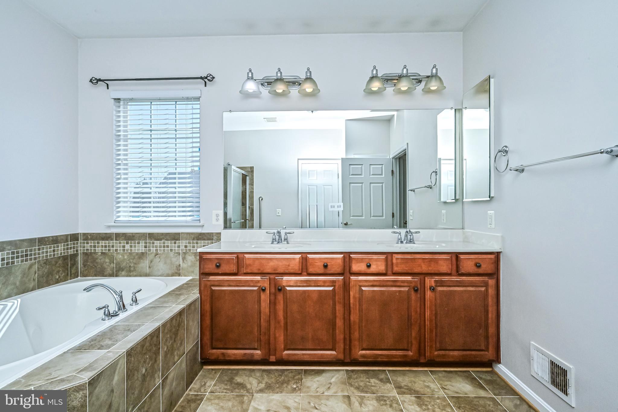 FOUR SEASONS IN HISTORIC VIRGINIA - Residential