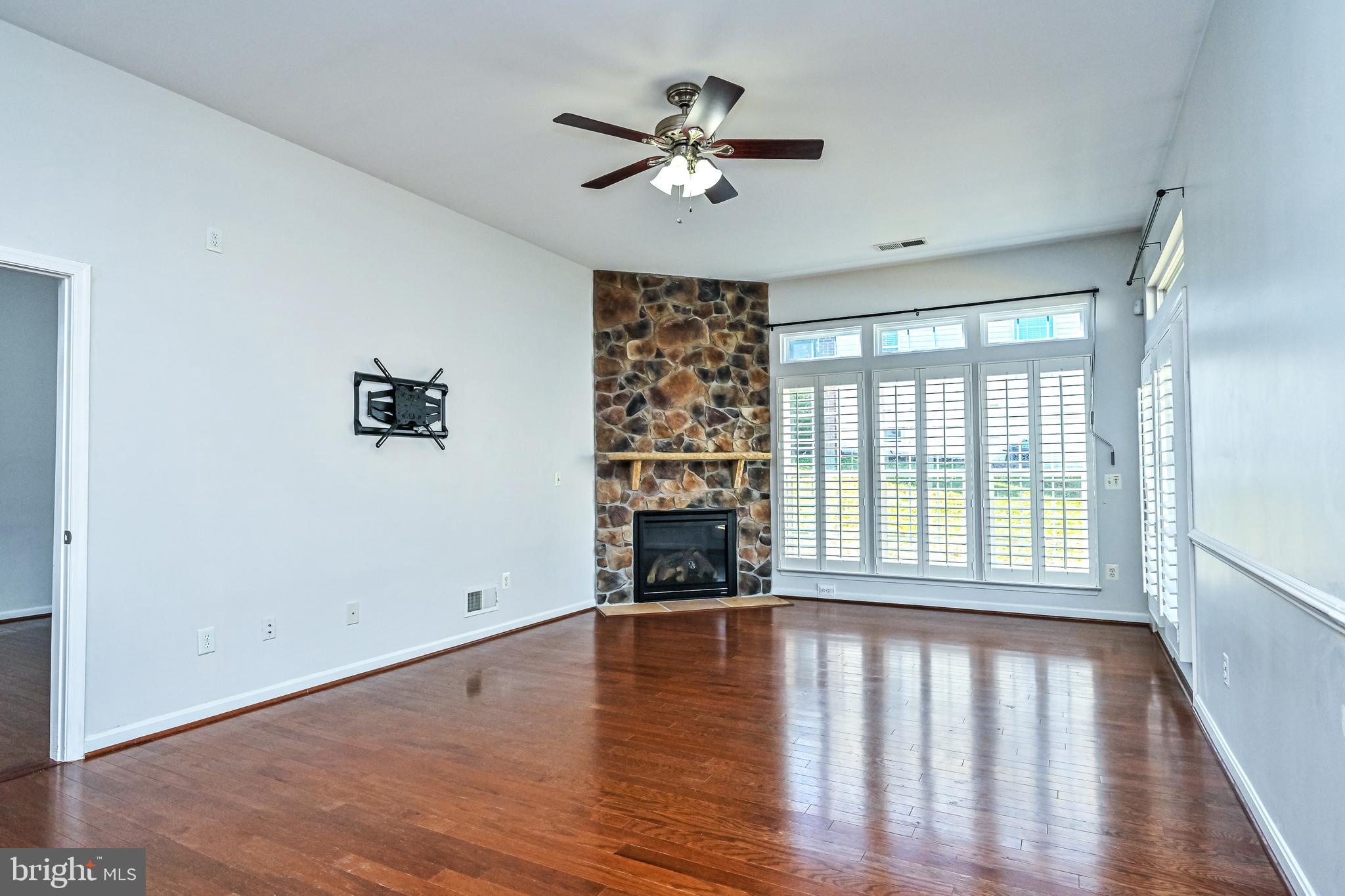 FOUR SEASONS IN HISTORIC VIRGINIA - Residential