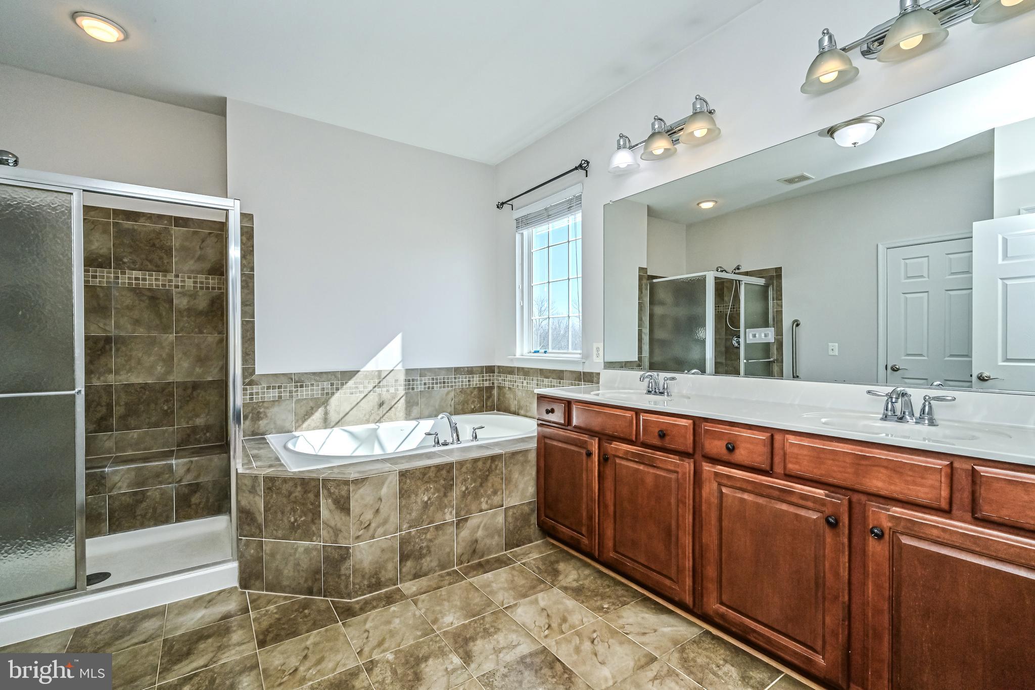 FOUR SEASONS IN HISTORIC VIRGINIA - Residential