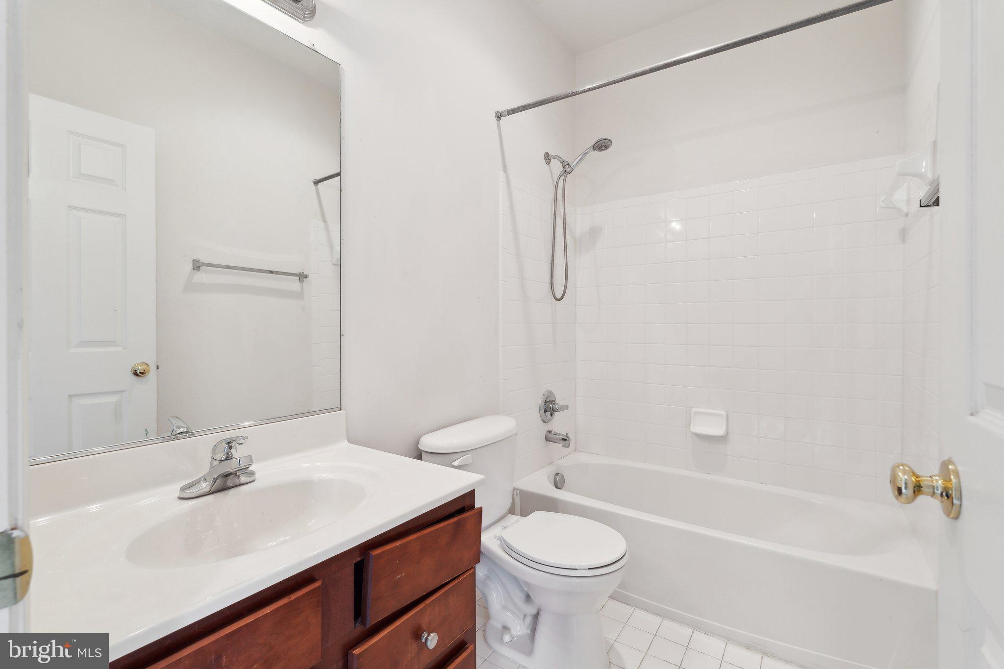 ASHBROOK VILLAGE - Residential Lease