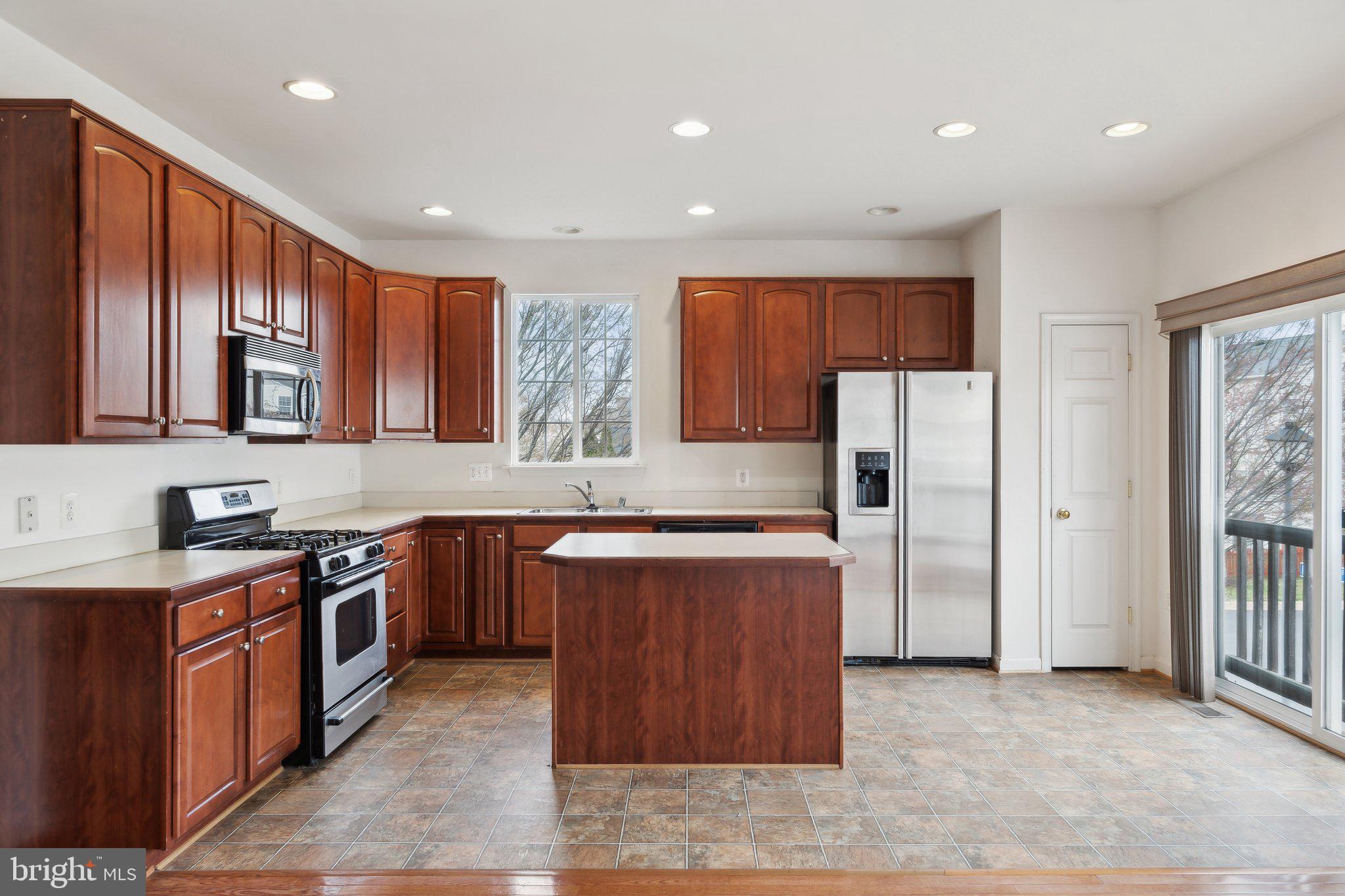 ASHBROOK VILLAGE - Residential Lease