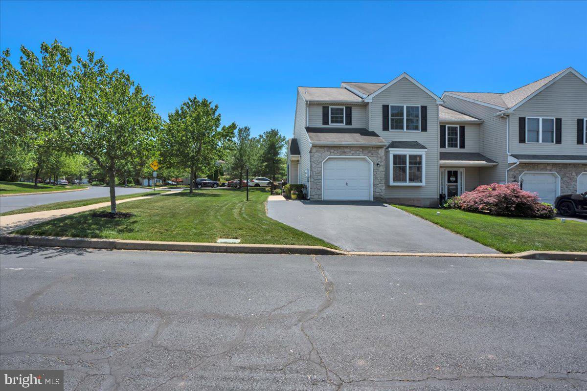 STONEGATE - Residential