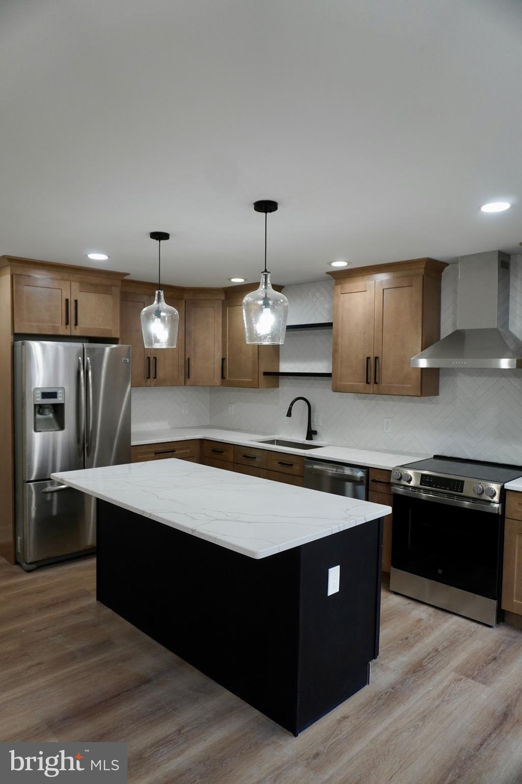 MAKEFIELD GLEN - Residential Lease