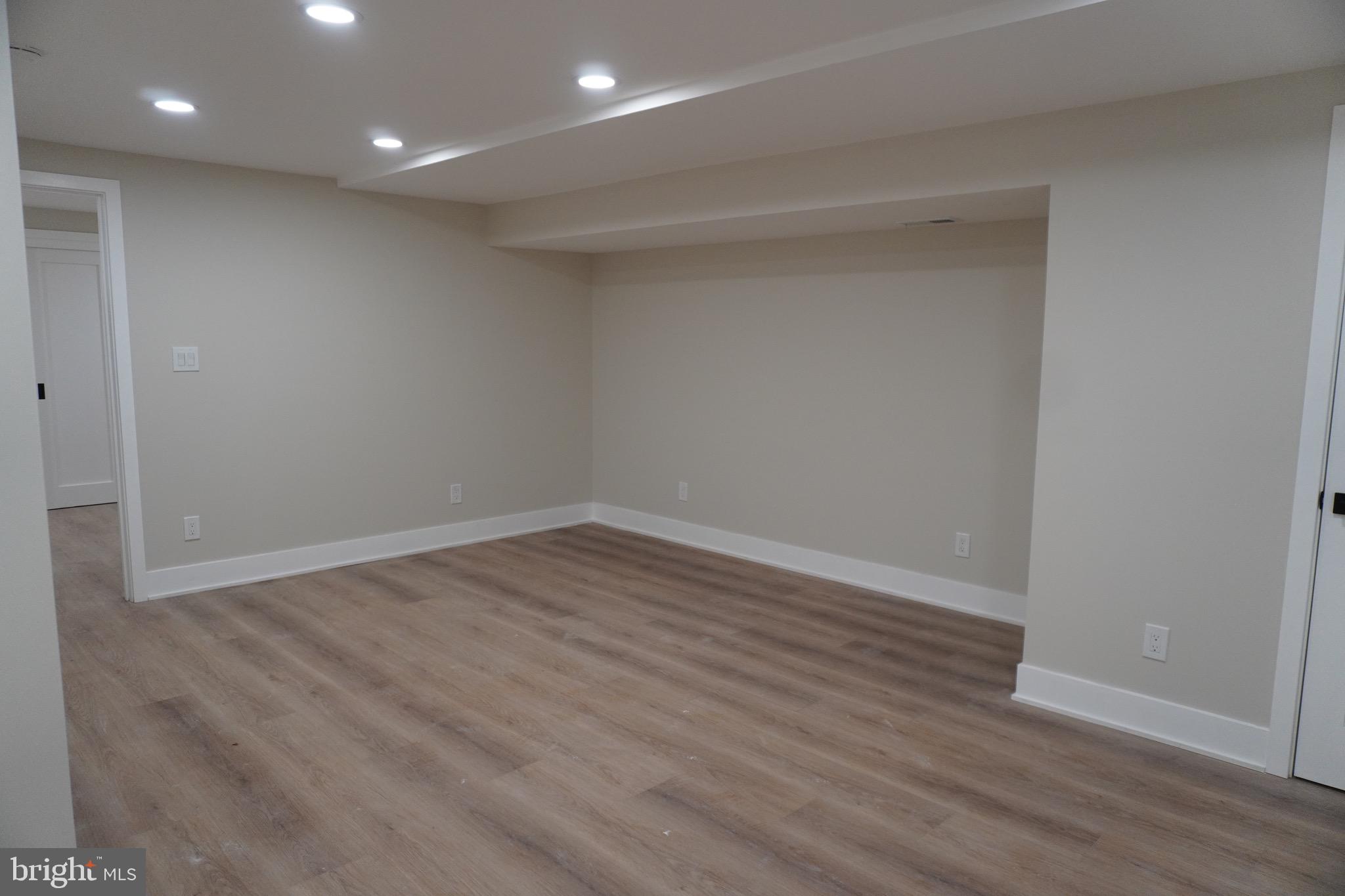 MAKEFIELD GLEN - Residential Lease