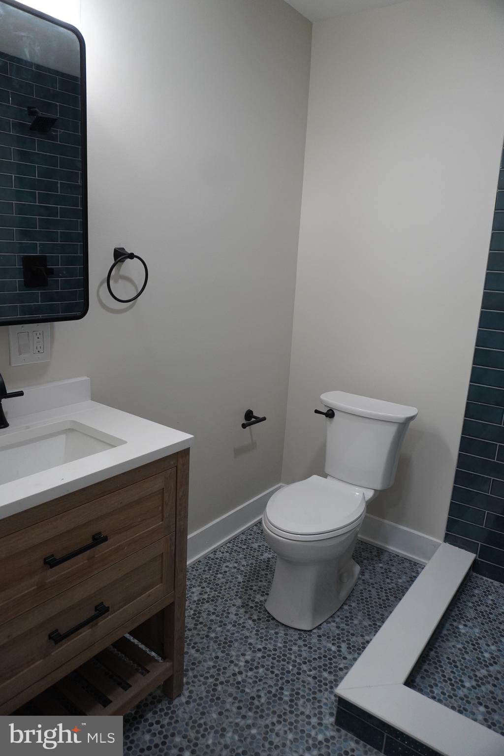 MAKEFIELD GLEN - Residential Lease