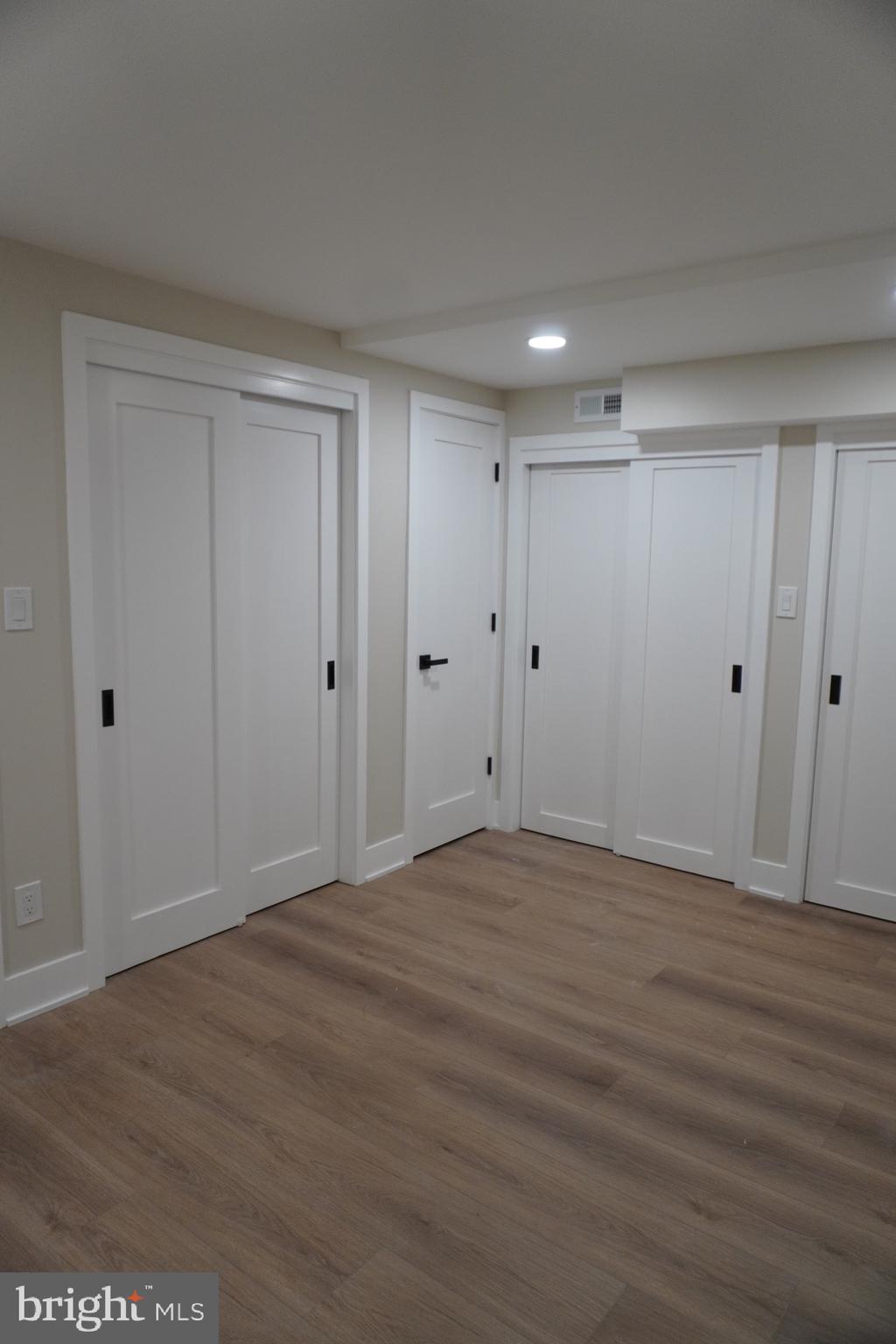 MAKEFIELD GLEN - Residential Lease