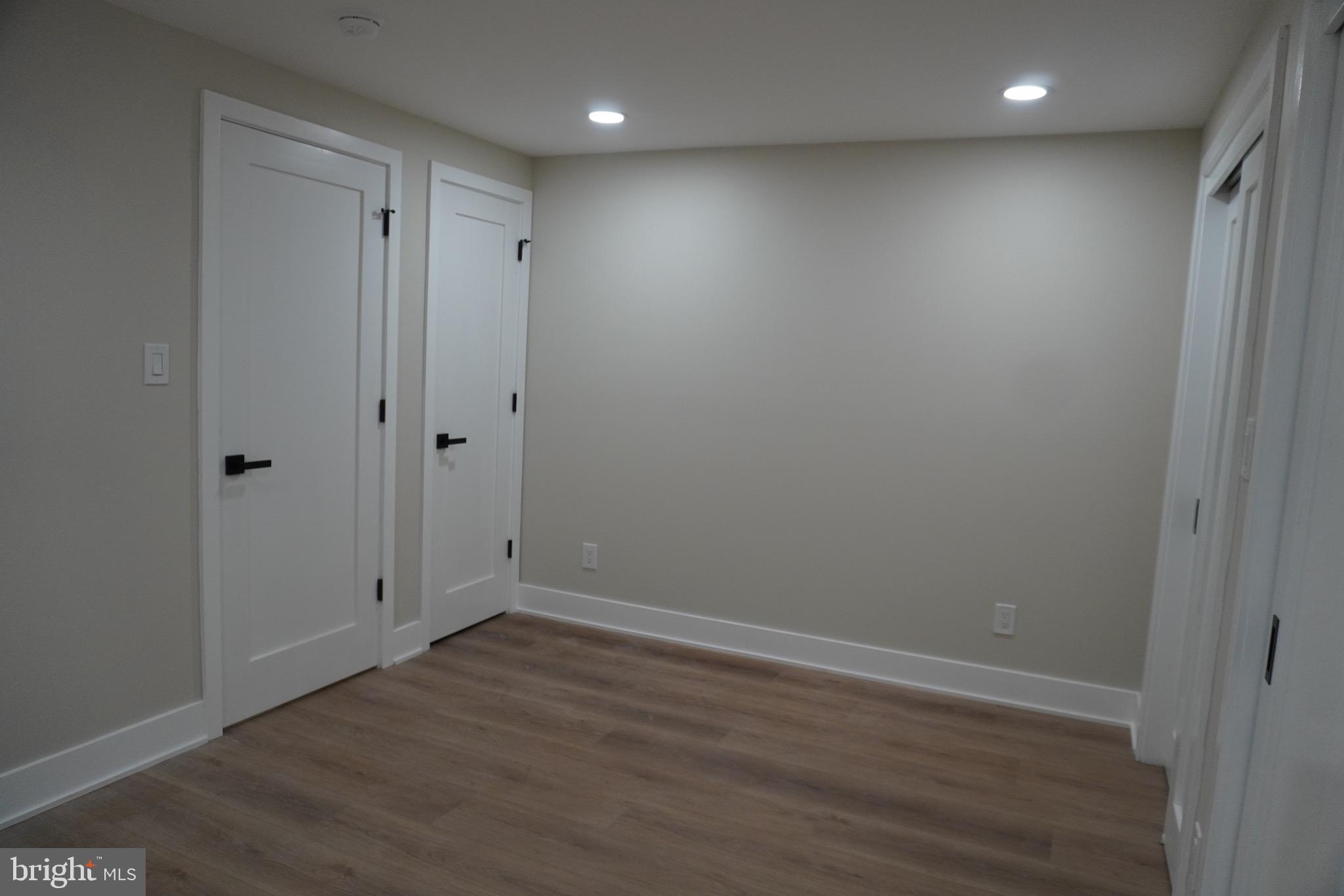 MAKEFIELD GLEN - Residential Lease