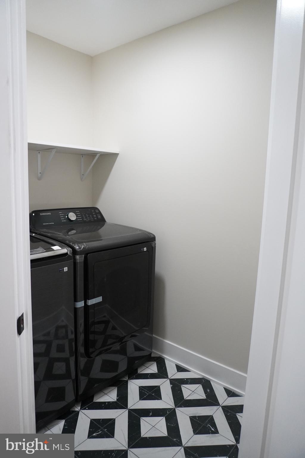 MAKEFIELD GLEN - Residential Lease