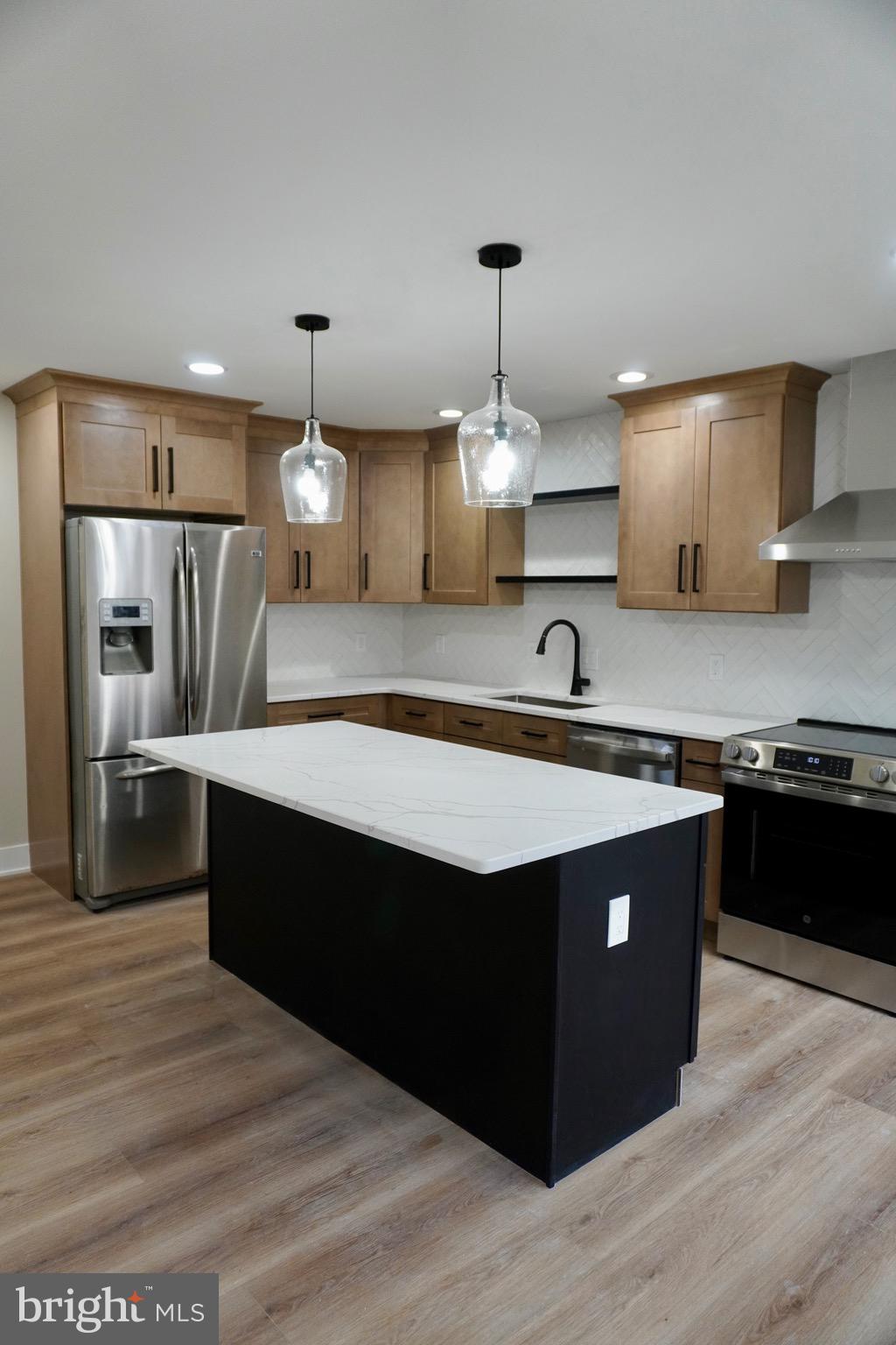 MAKEFIELD GLEN - Residential Lease