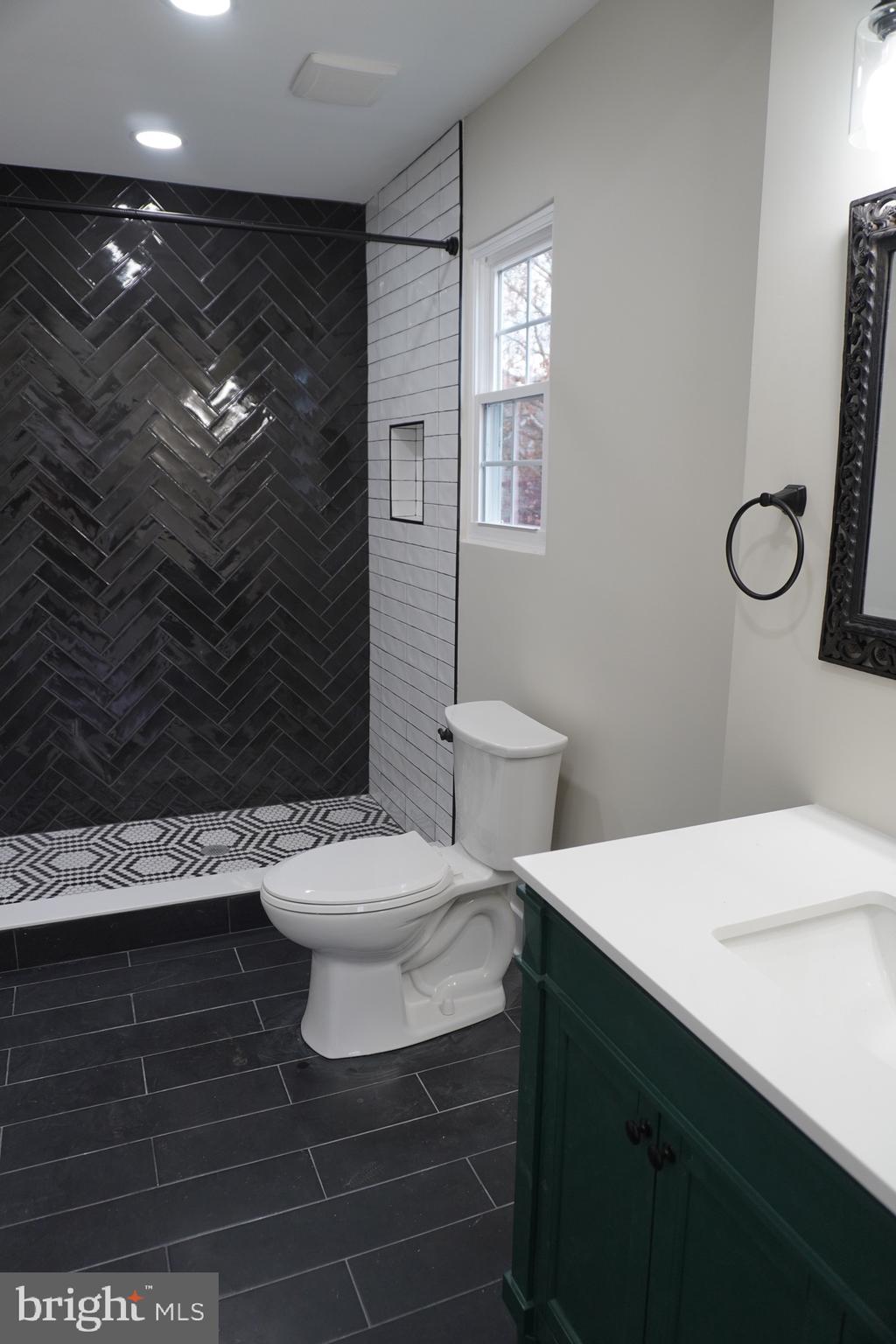 MAKEFIELD GLEN - Residential Lease