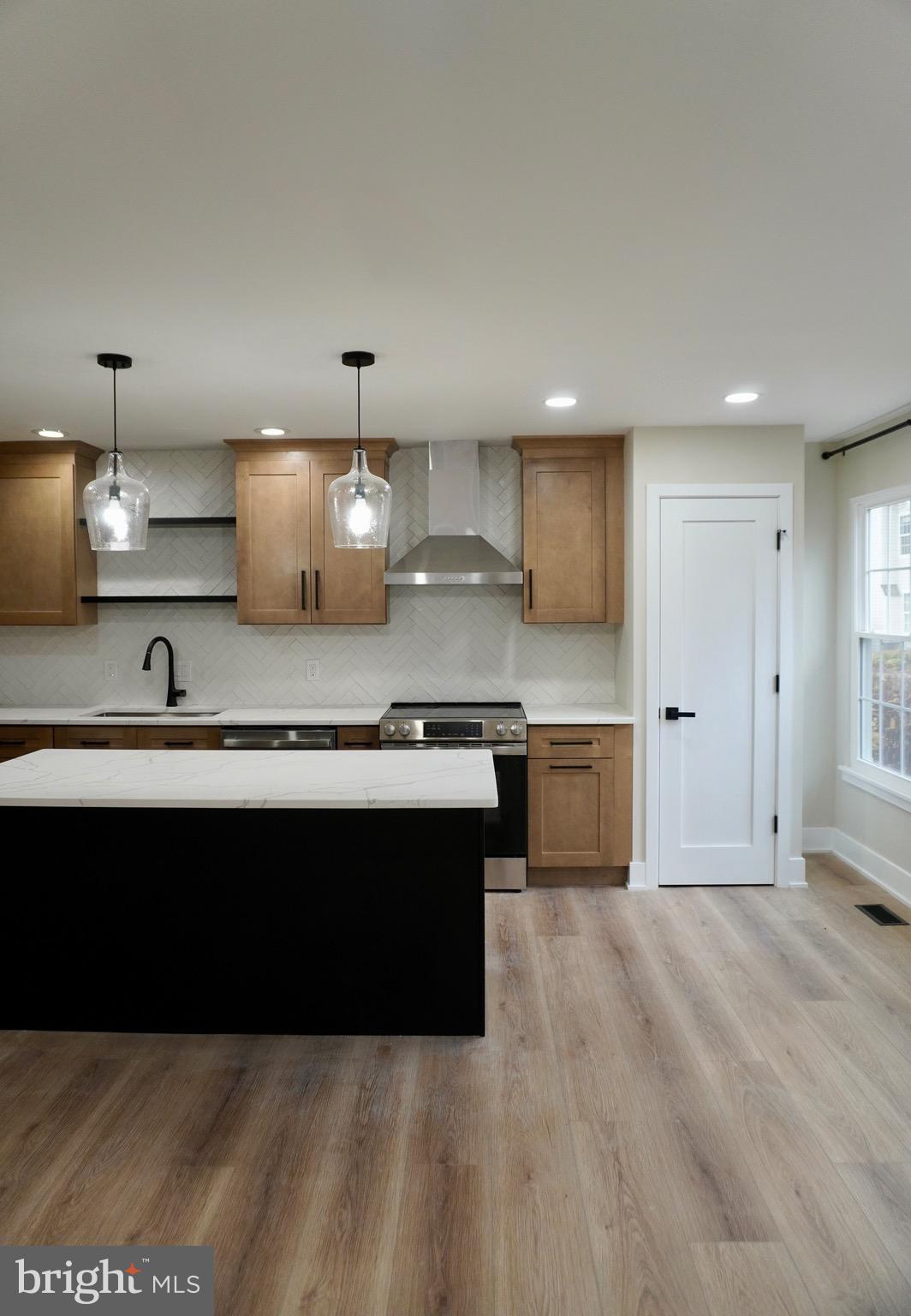 MAKEFIELD GLEN - Residential Lease