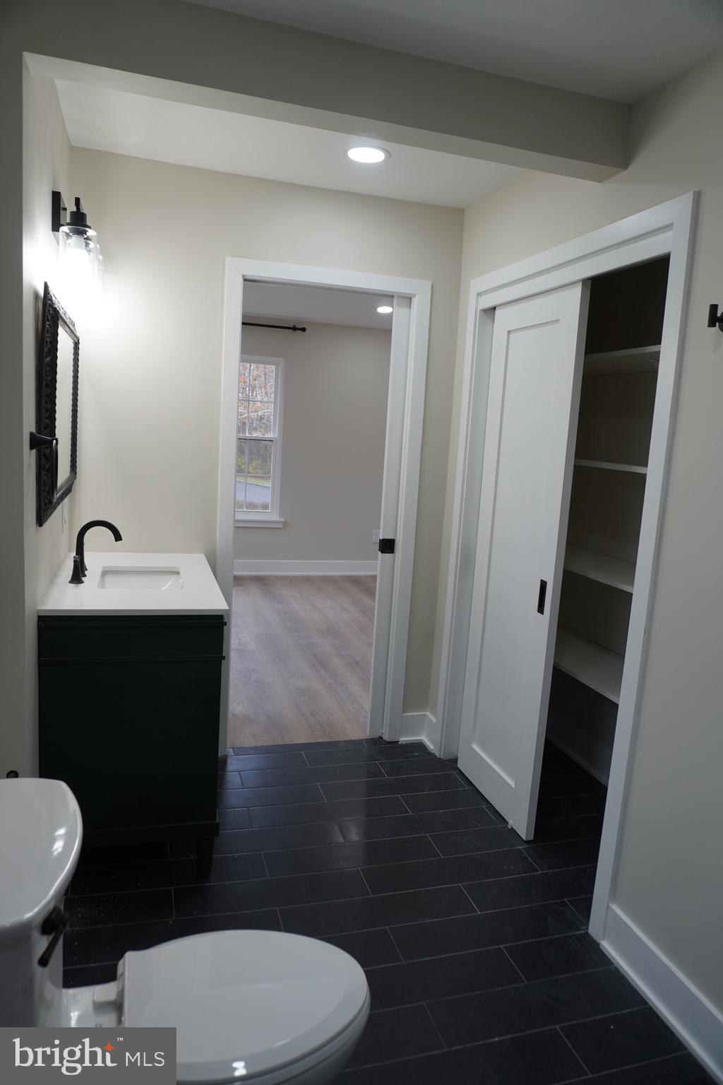 MAKEFIELD GLEN - Residential Lease