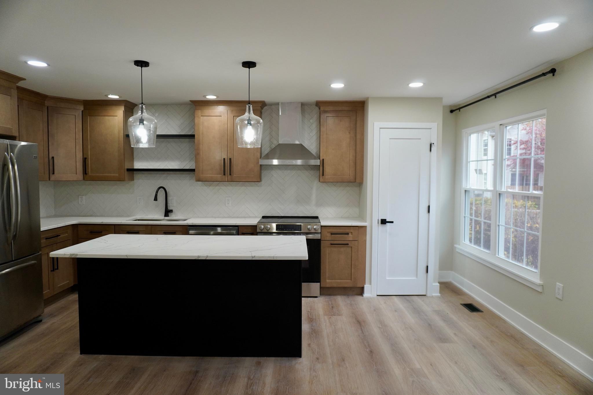 MAKEFIELD GLEN - Residential Lease